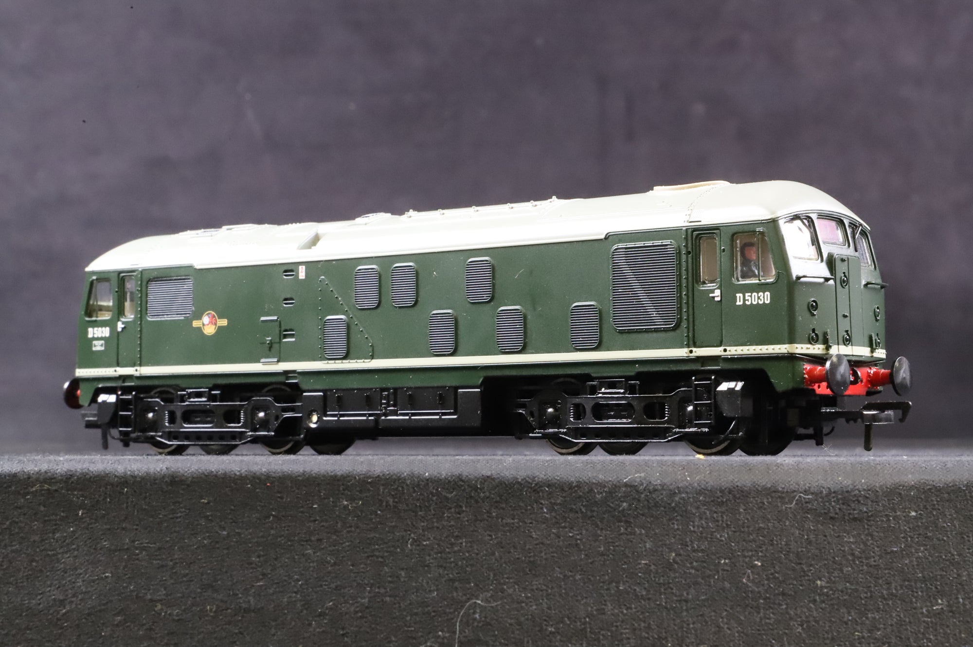 Bachmann OO 32-430DS Class 24 5030 in BR Plain Green - DCC Sound