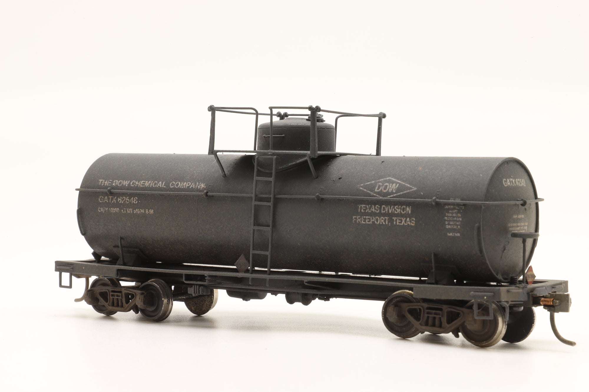 Iron Horse Models HO Brass 8,000 Gallon Tank Car 'The Dow Chemical Company', Weathered