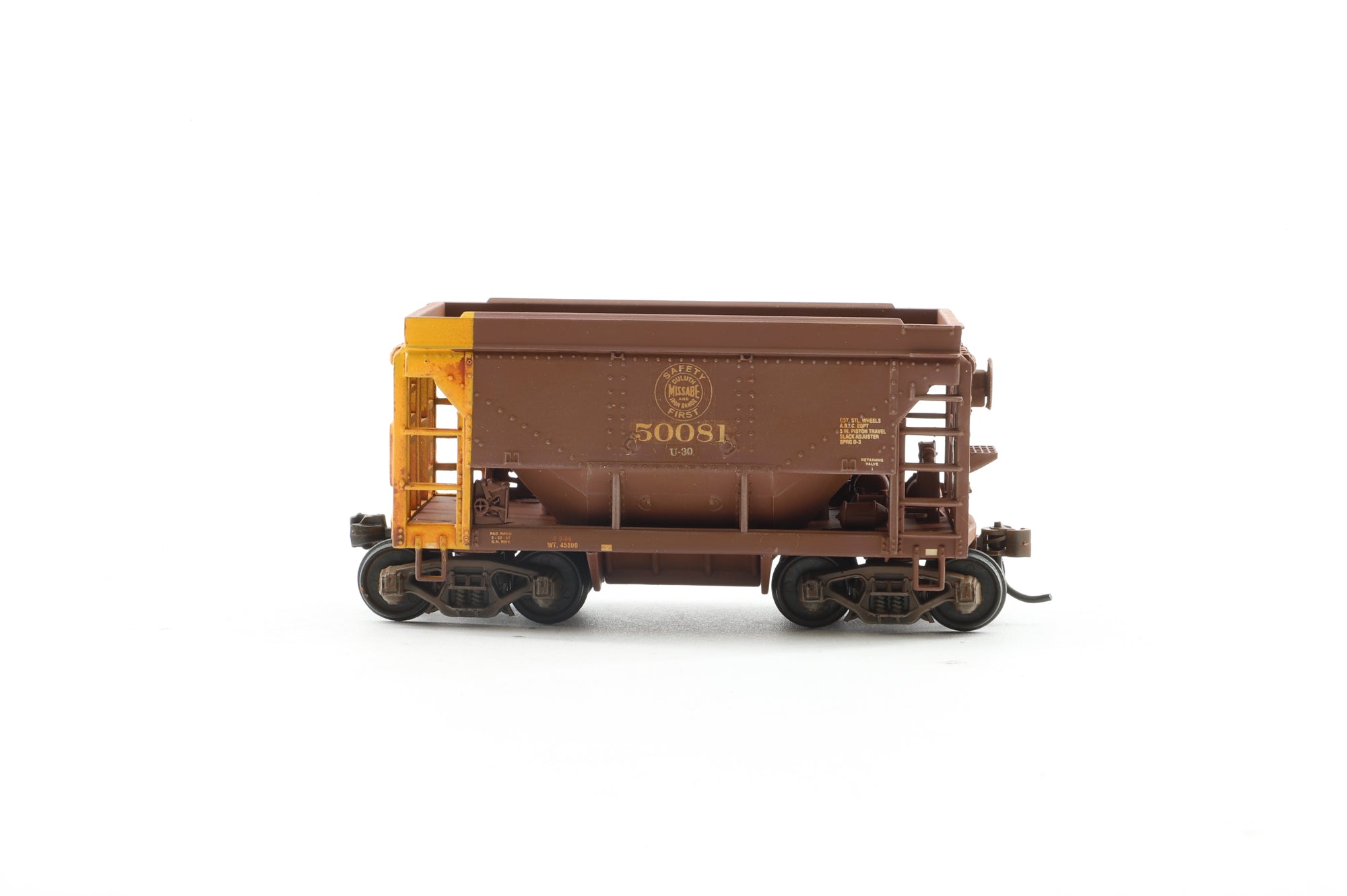Walthers HO 932-4555 12-Pack of Taconite Ore Cars in DMIR Brown/Yellow - Pro-Customised/Weathered