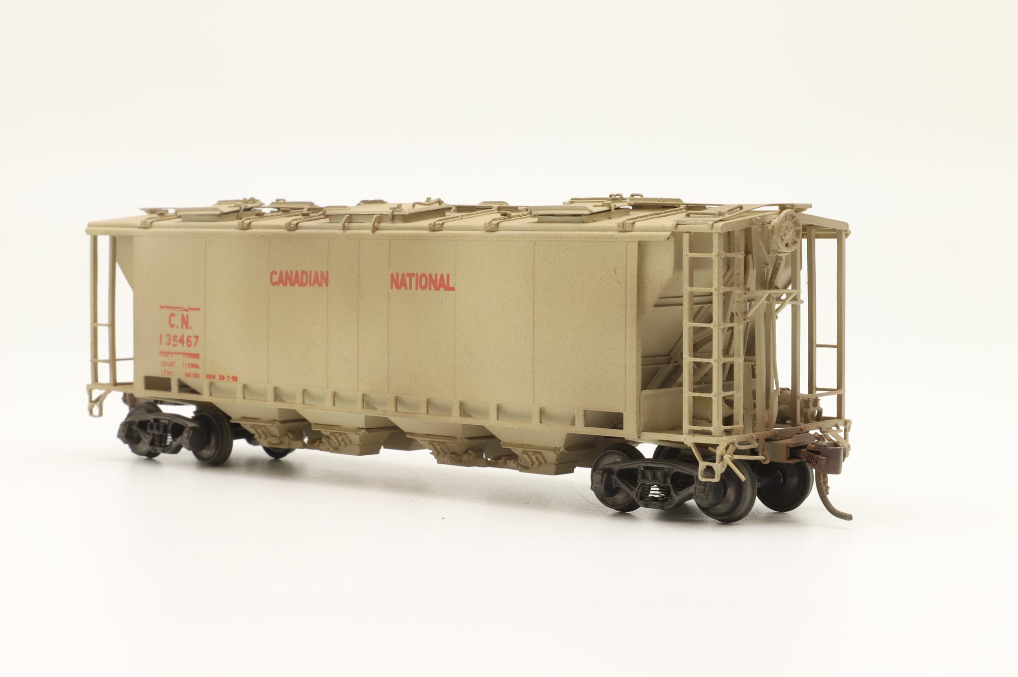 Overland Models/M.S Models HO OMI-3138 CN 'Slab Side' Covered Hopper #135400-135599, Custom Painted Brass