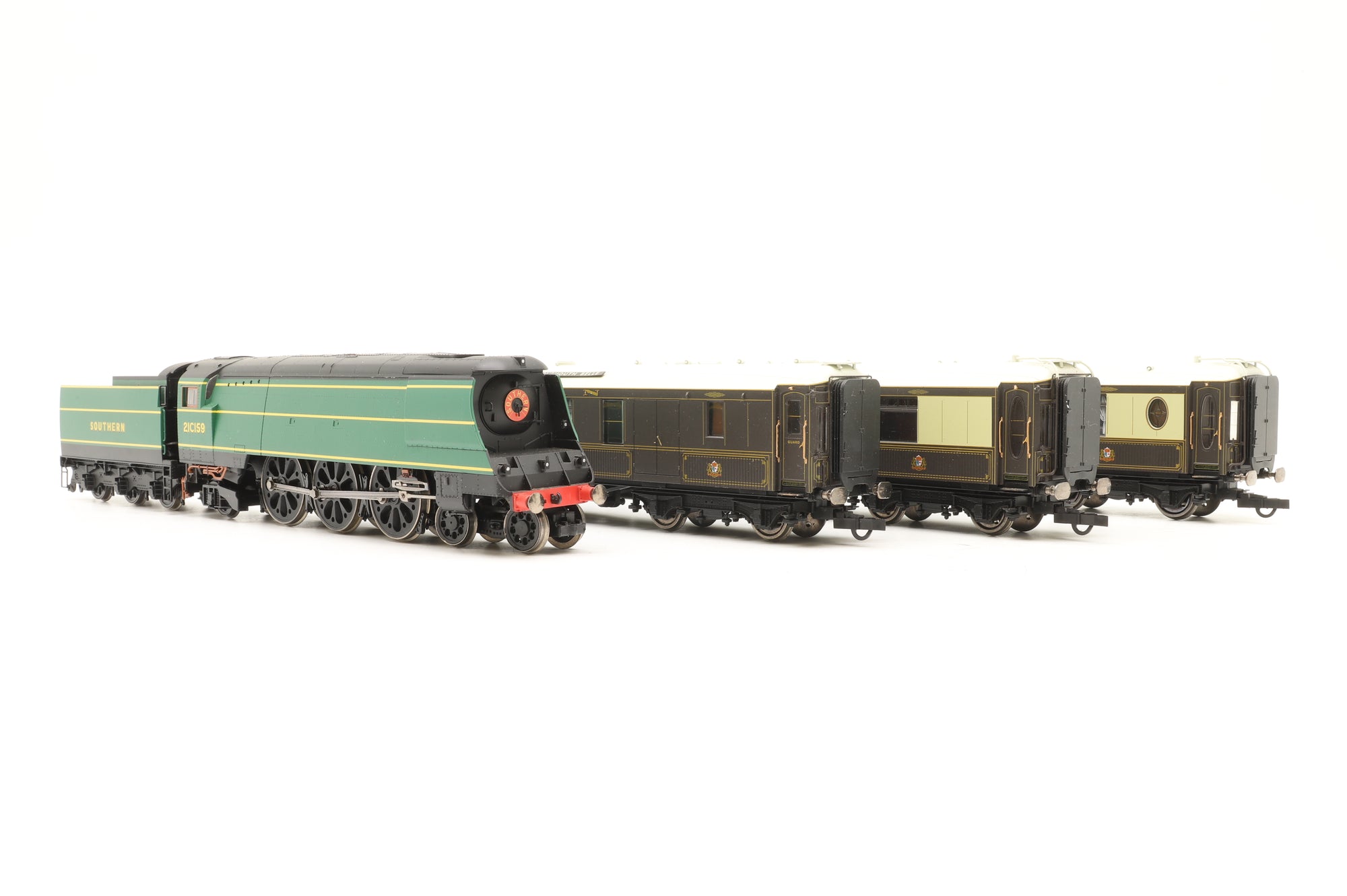 Hornby OO R2661M The Bournemouth Belle Train Pack DCC Fitted
