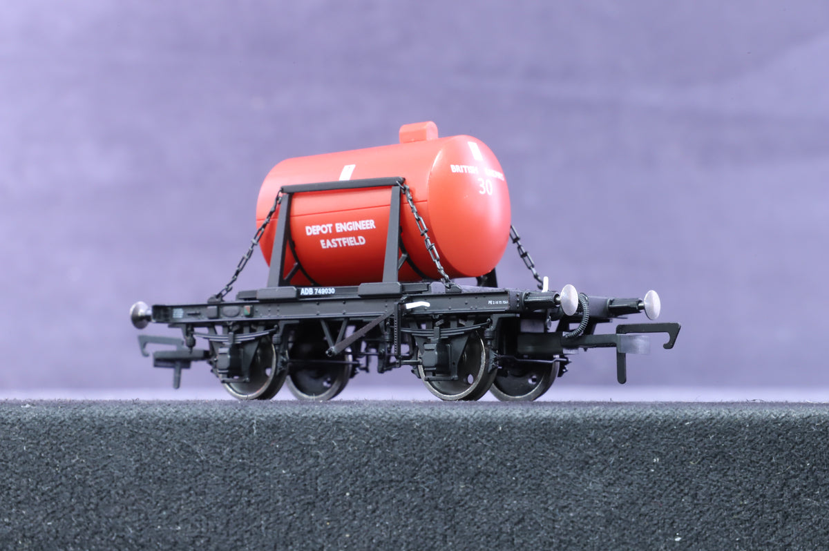 Clark Railworks OO Gauge C3024 Demountable Tank Wagon &#39;ADB749030&#39;, British Railways/Eastfield