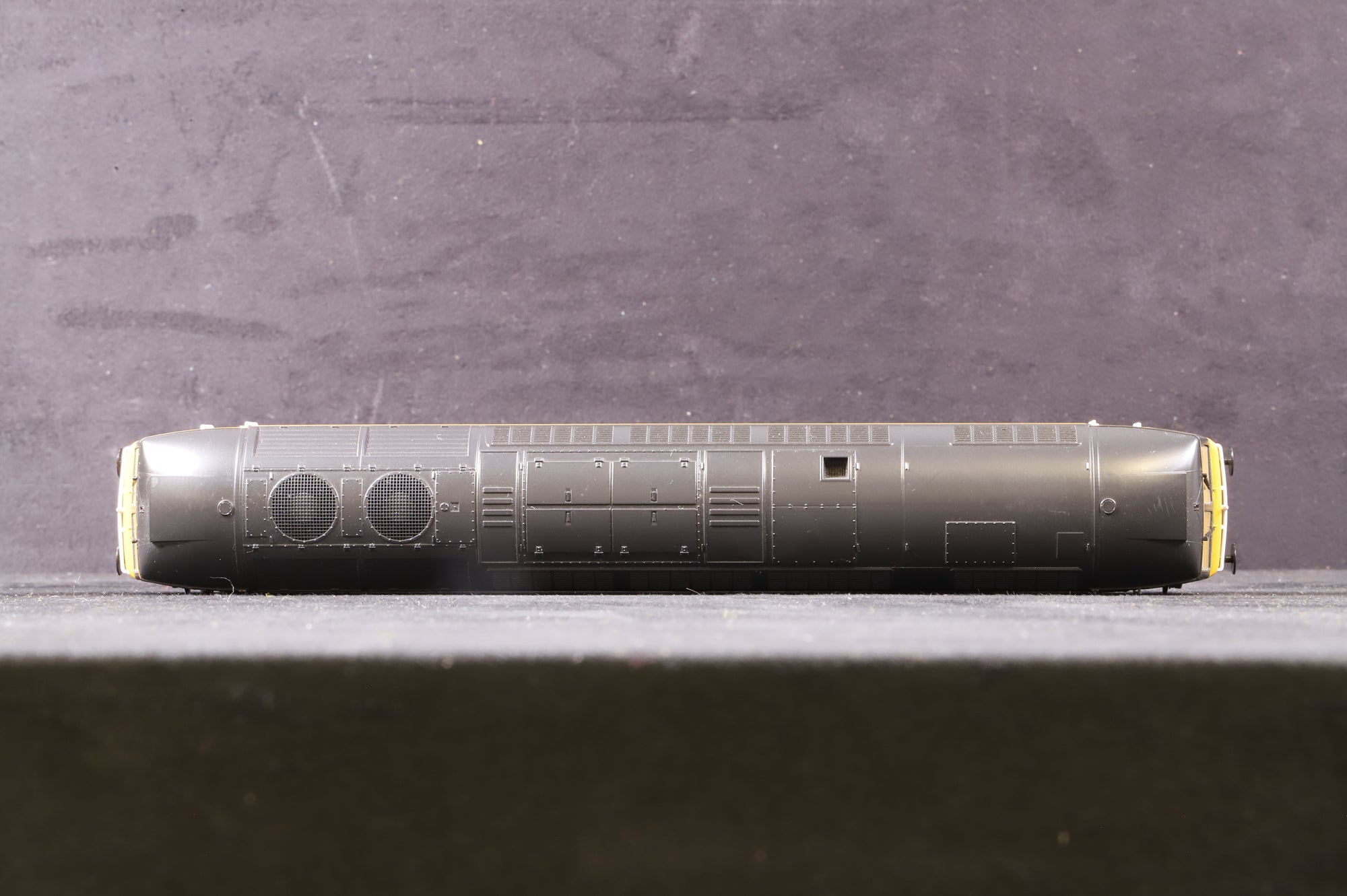 Heljan OO 4601 Class 47 '47806' Virgin Red