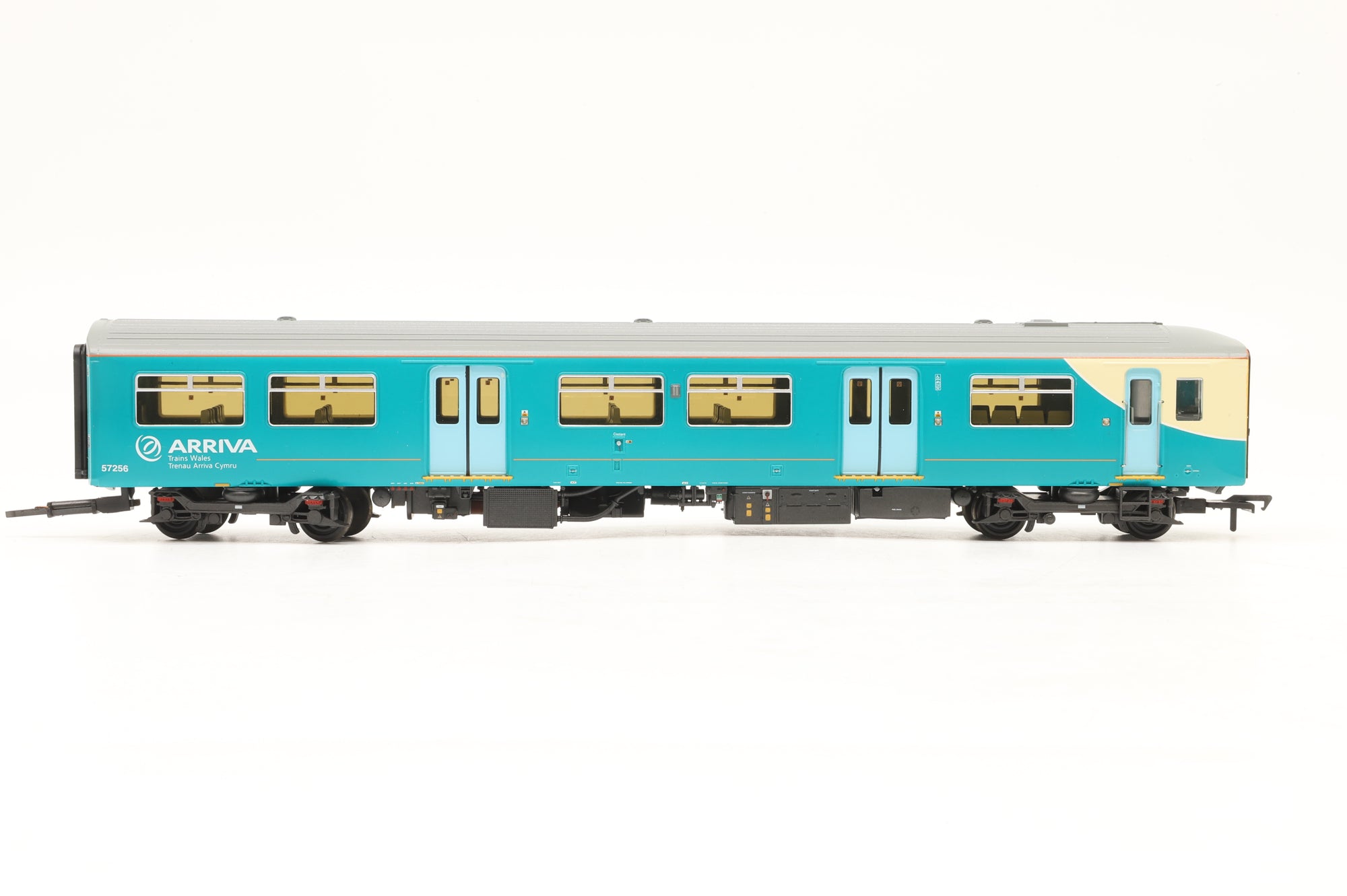 Bachmann OO 32-935 Class 150/2 2-Car DMU in Arriva Trains For Wales' Livery