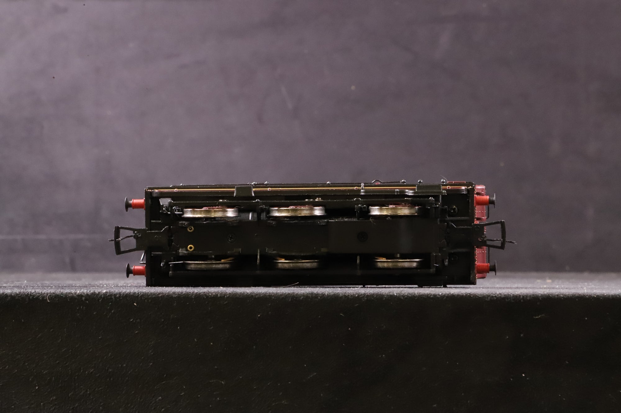 Bachmann OO 32-217A Class 57xx Pannier Tank 'L92' London Transport Lined Maroon DCC Sound