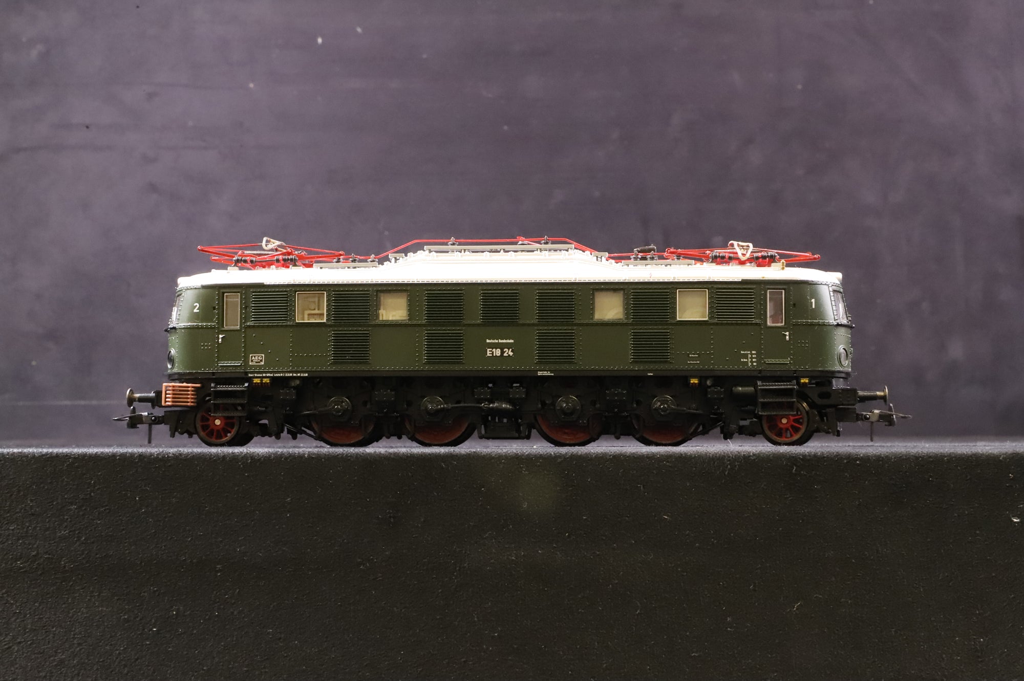 Roco HO 43661 Class E18 18 24 AEG Green DB