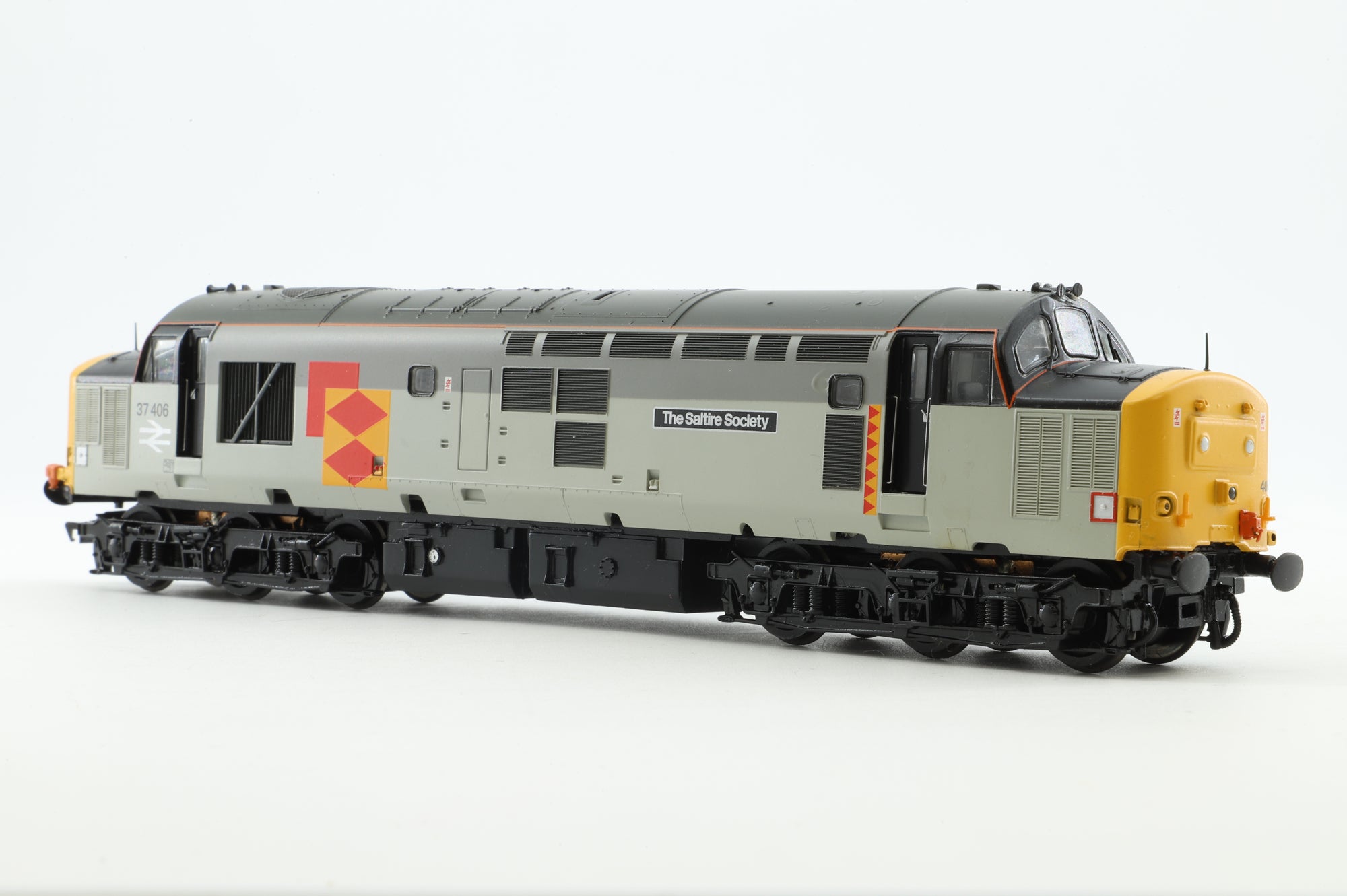Bachmann OO 32-384 Class 37/4 Diesel '37406' 'The Saltire Society' Railfreight Distribution
