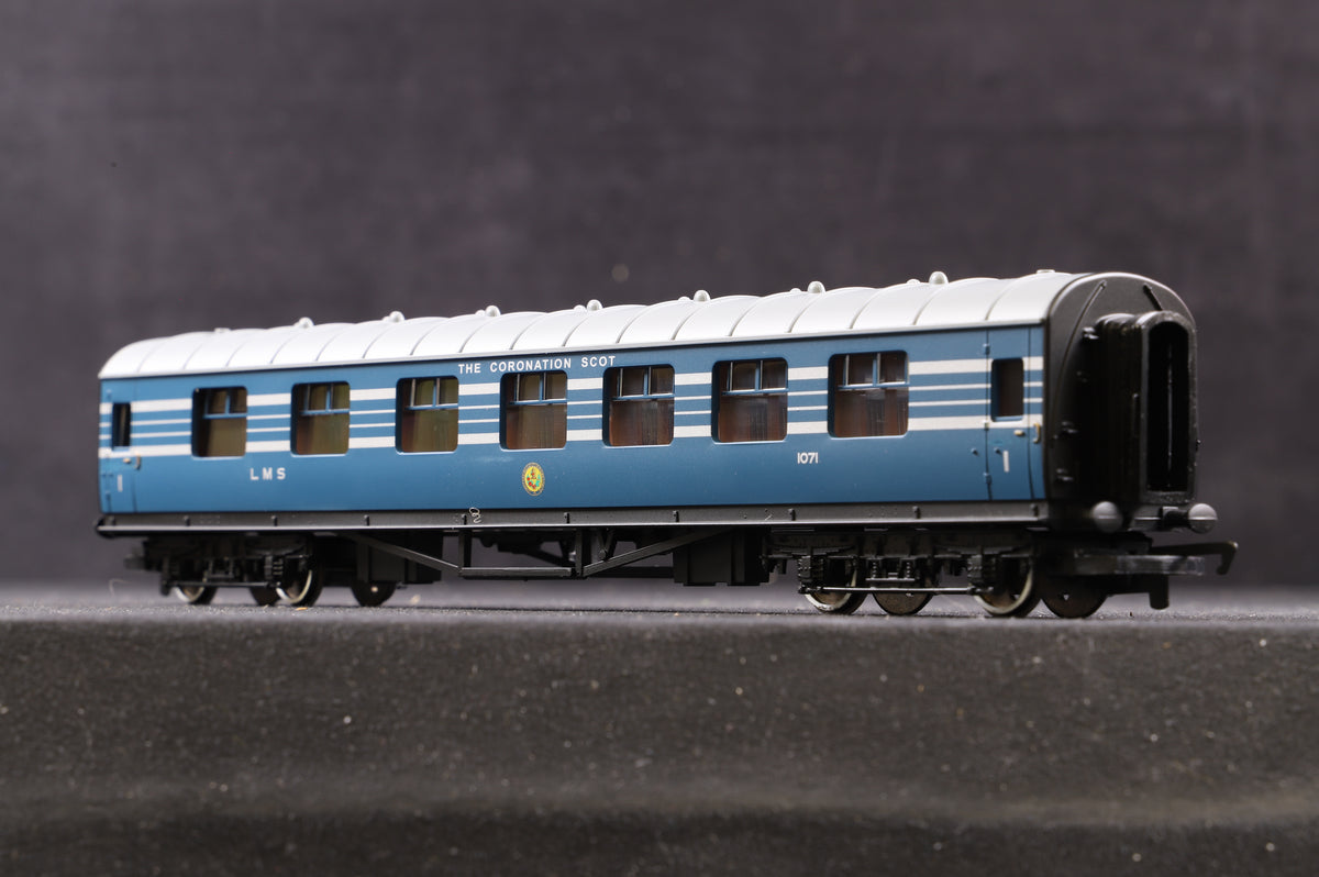 Hornby OO Rake of 5 LMS Coronation Coaches