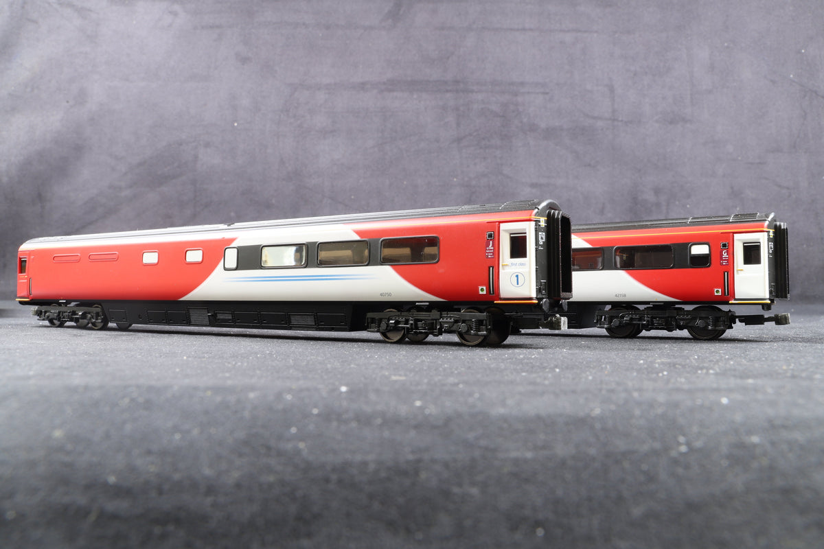 Hornby OO R3802 LNER Class 43 HST Pack w/9 Coaches