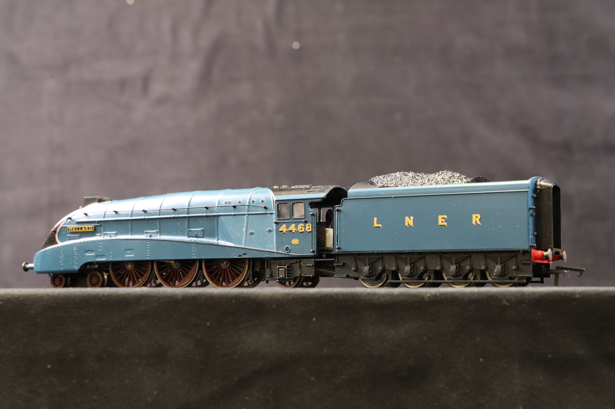 Hornby OO Live Steam LNER Class A4 &#39;Mallard&#39; &#39;4468&#39; Train Set