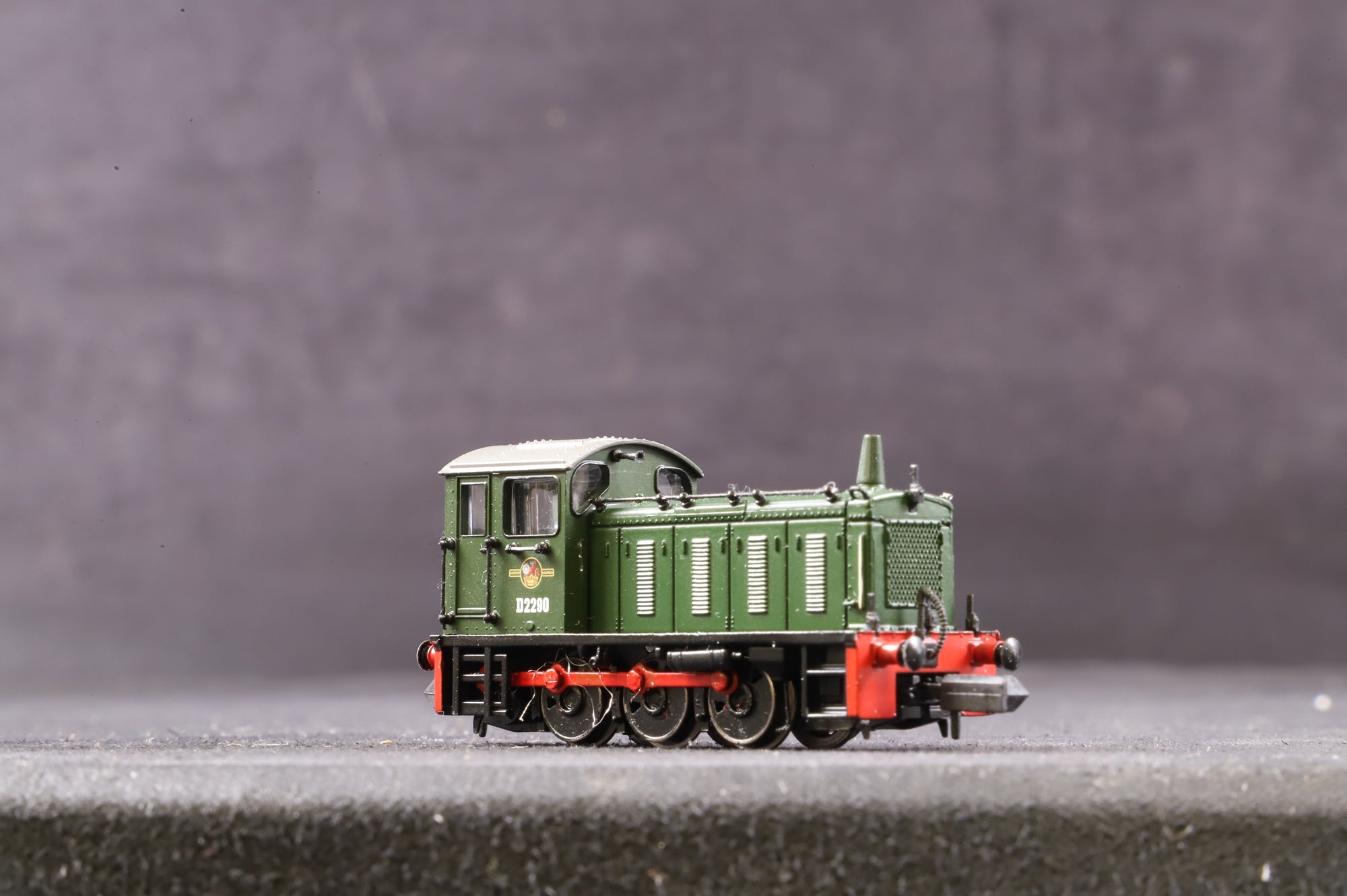 Graham Farish N 371-053-LN-01 Class 04 Shunter 'D2290' BR Green
