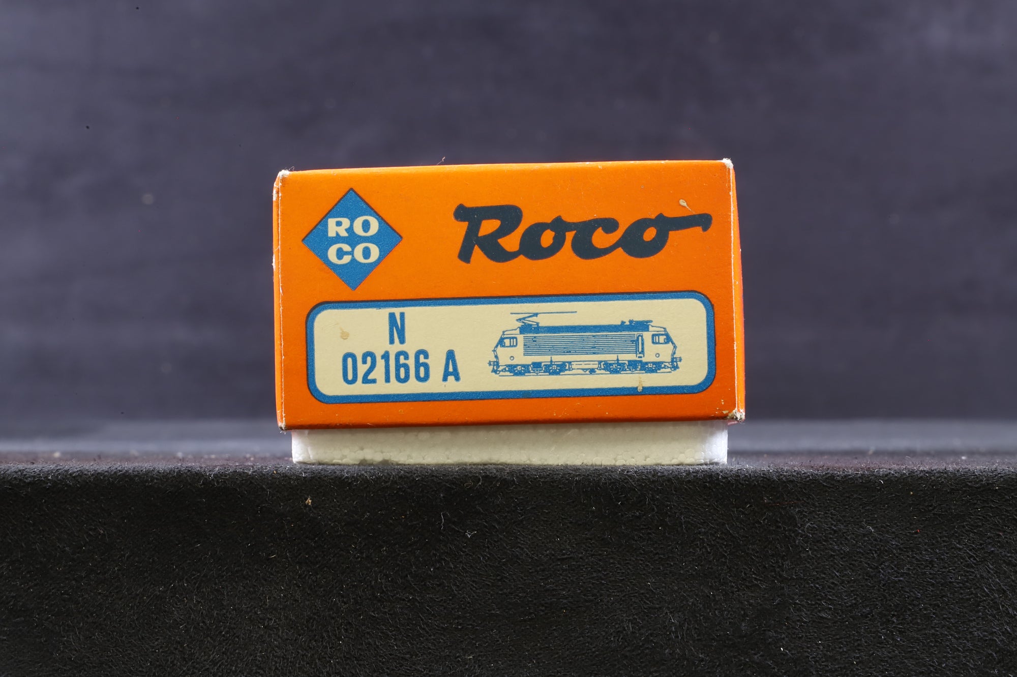 Roco N 23249 Re 4/4 Electric Locomotive in Black and Red of the SBB Epoch V