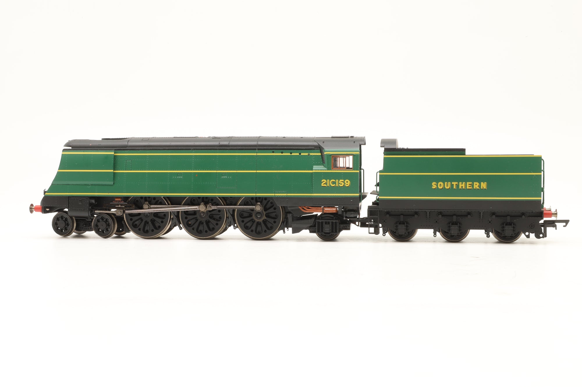 Hornby OO R2661M The Bournemouth Belle Train Pack DCC Fitted