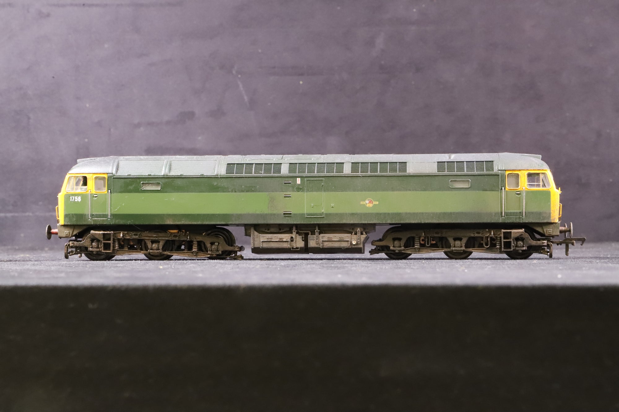 WORKSHOP Bachmann OO 32-801 Class 47 '1756' BR Two Tone Green L/C Repainted & Weathered