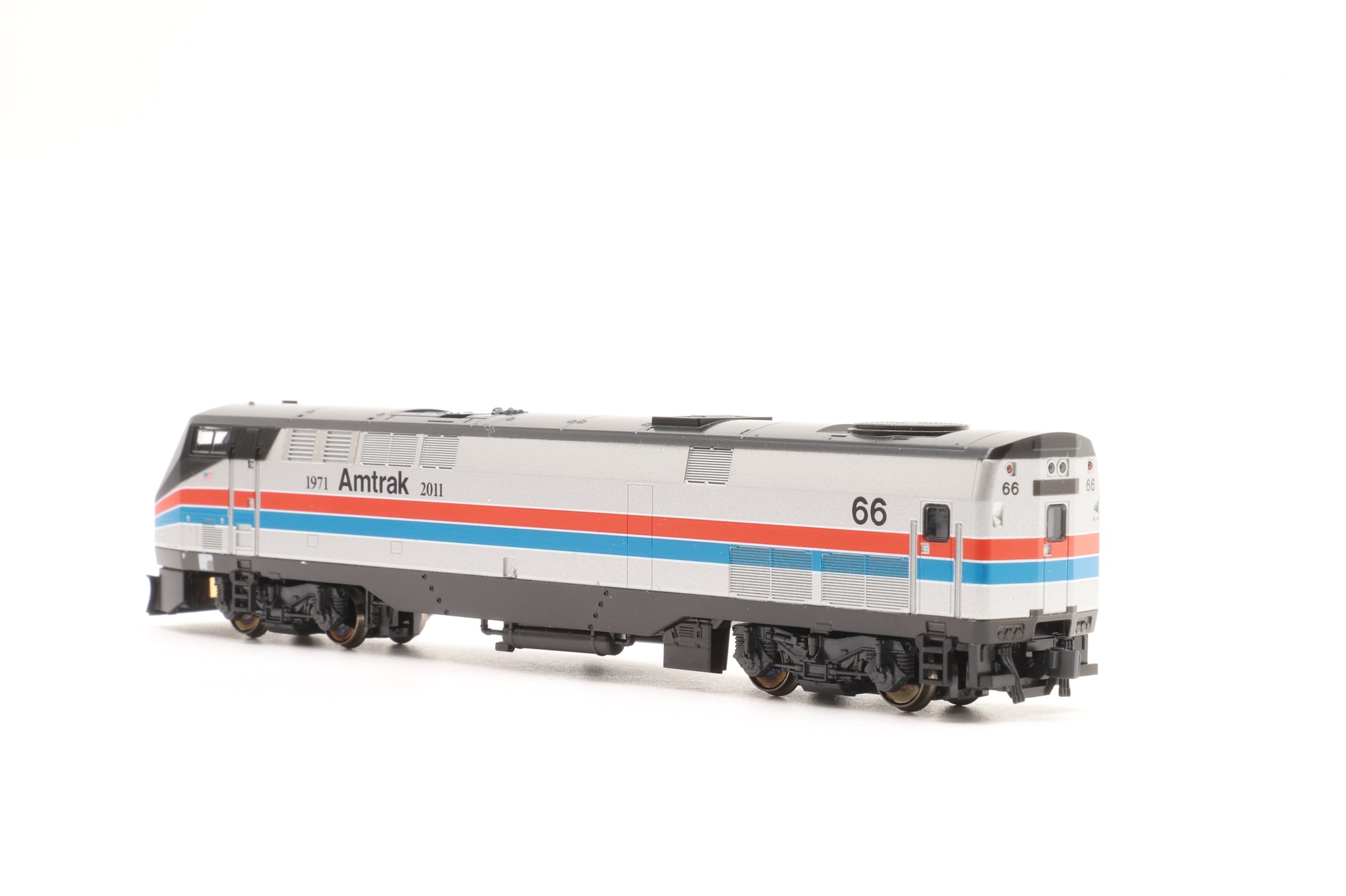 Kato N 176-6023 P42 #66 in Amtrak Phase II Livery