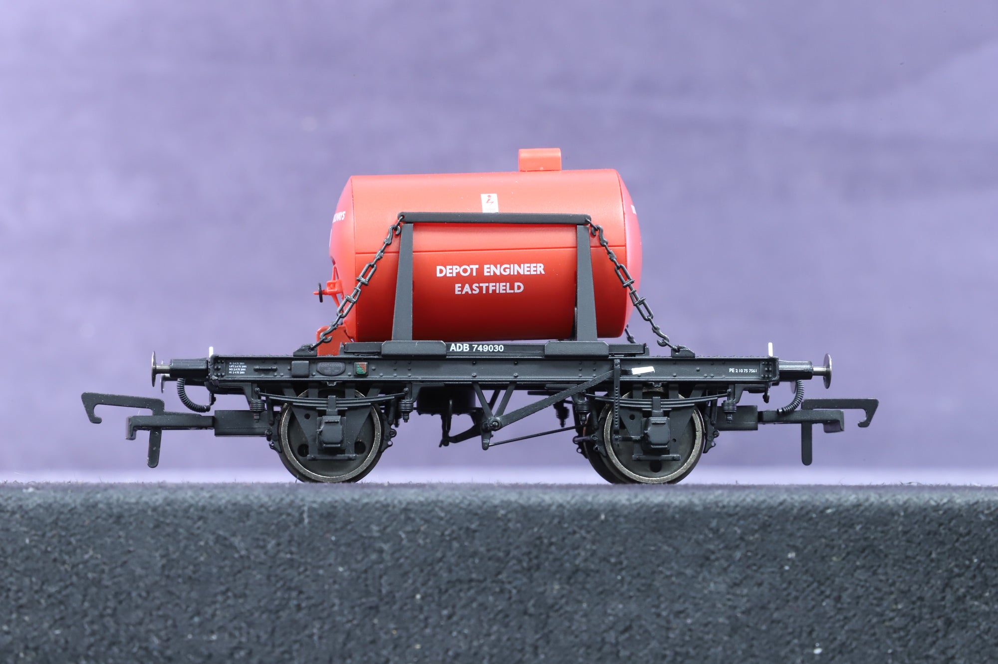 Clark Railworks OO Gauge C3024 Demountable Tank Wagon 'ADB749030', British Railways/Eastfield