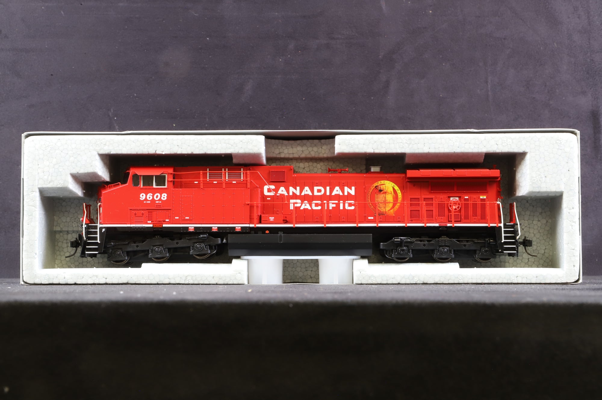 Kato HO 37-6475 GW AC4400CW CP Golden Beaver '9608' Diesel Locomotive DCC Sound