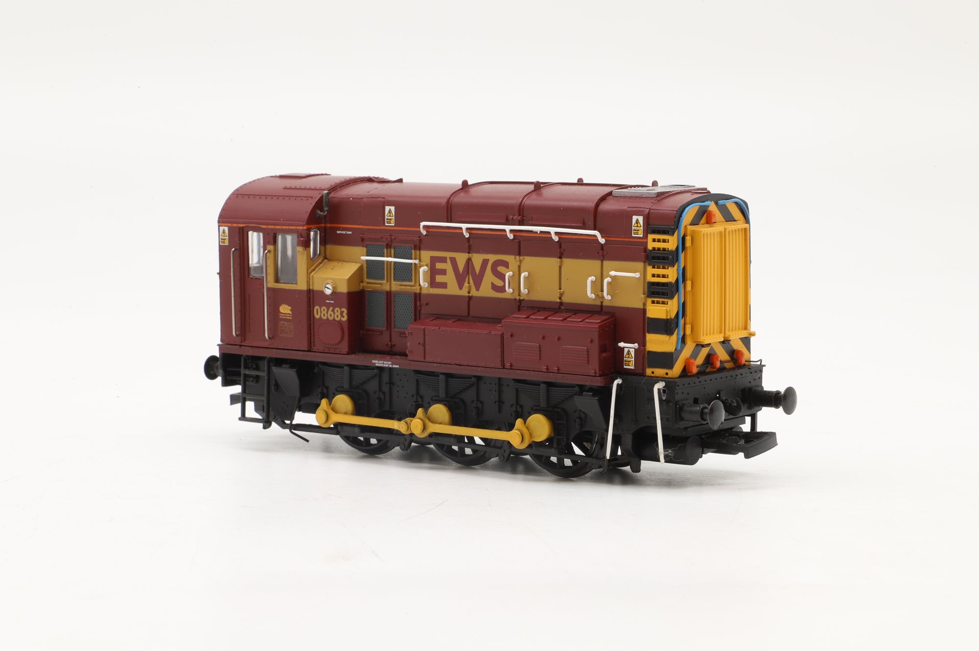 Bachmann OO 32-108 Class 08 '08683' Diesel Shunter EWS