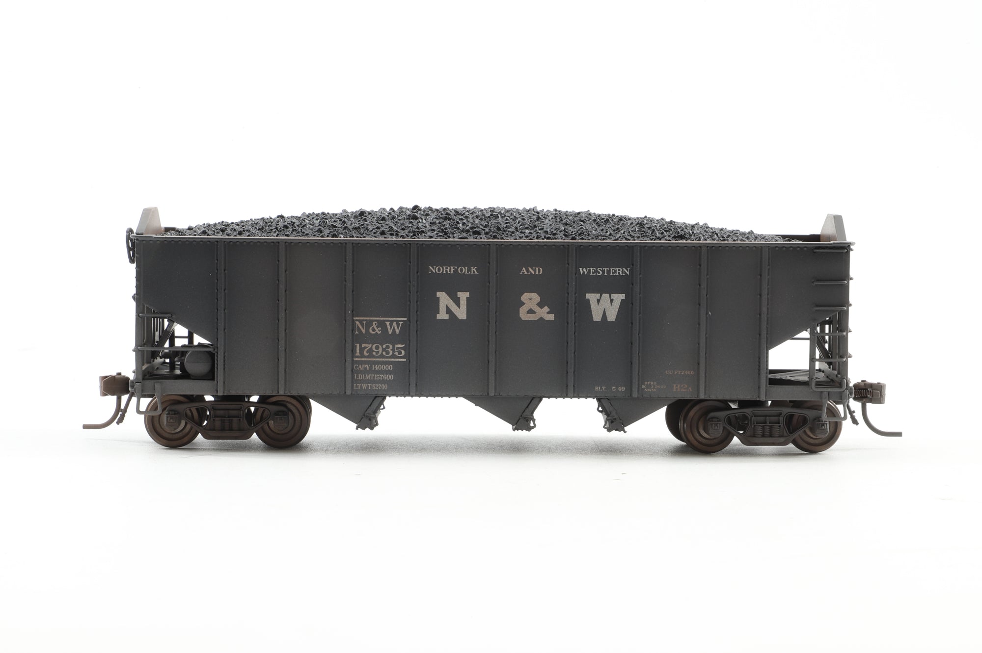 Broadway Limited HO 1724 6-Pack of H2a 3-Bay Hopper Cars in N&W Black - Pro-Weathering