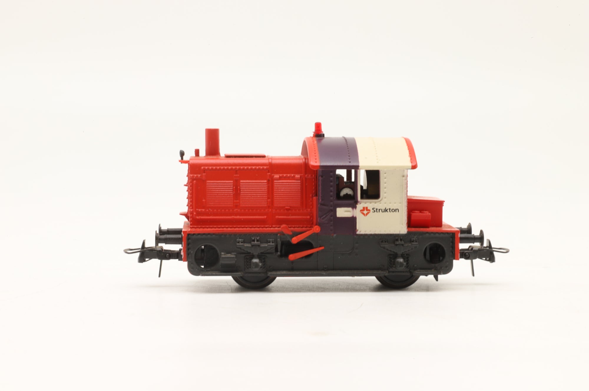Roco HO 48678 Class 200/300 Diesel Locomotive