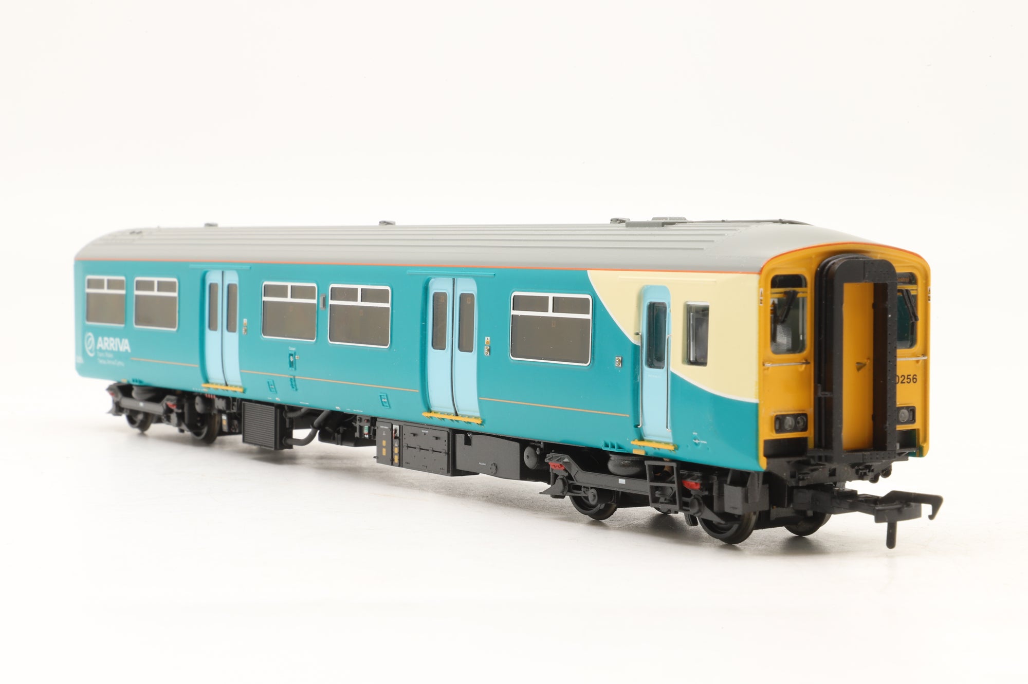 Bachmann OO 32-935 Class 150/2 2-Car DMU in Arriva Trains For Wales' Livery
