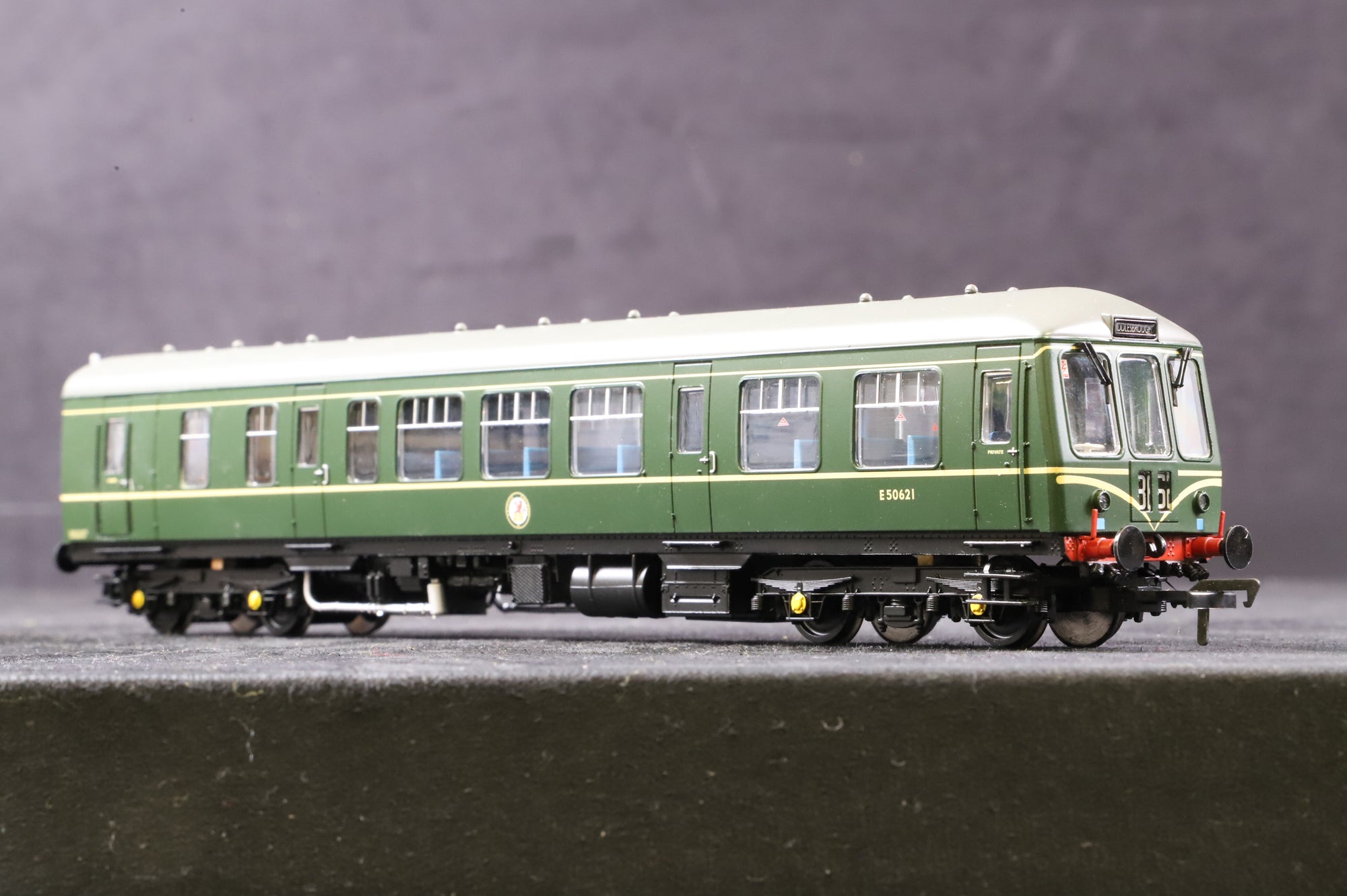 Bachmann OO 32-913 Class 108 3 Car DMU BR Green Speed Whiskers