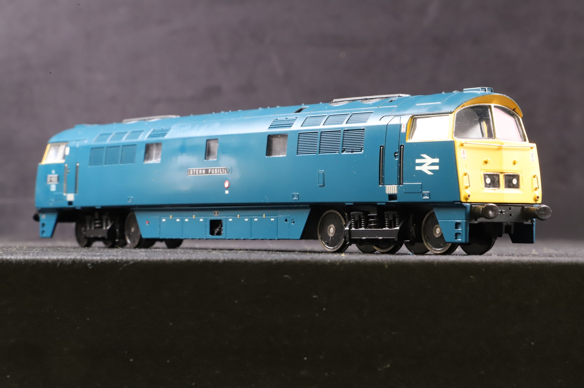 WORKSHOP Heljan OO 5216 Class 52 D1023 'Western Fusilier' in BR Blue