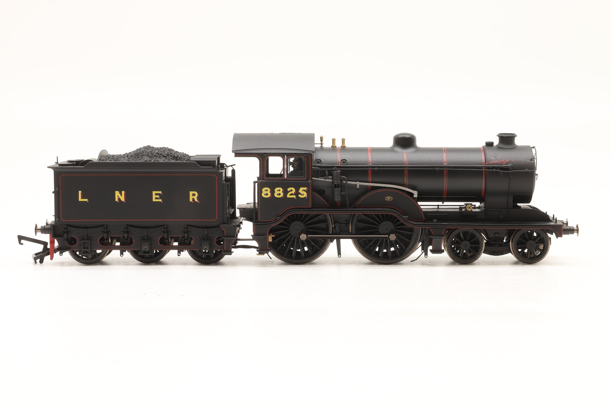 Hornby OO R3233 Class D16 '8825' LNER Lined Black