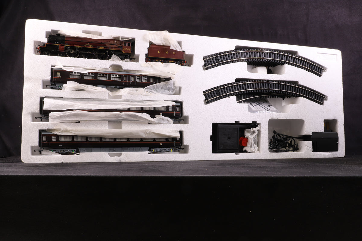 Hornby OO R1045 Marks &amp; Spencer &#39;The Royal Train Set&#39; Non Runner