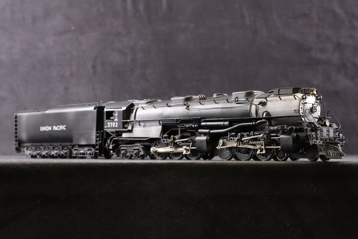 Sunset Models HO Brass Challenger UP 4-6-6-4 Oil &#39;3702&#39; Steam Locomotive, Weathered