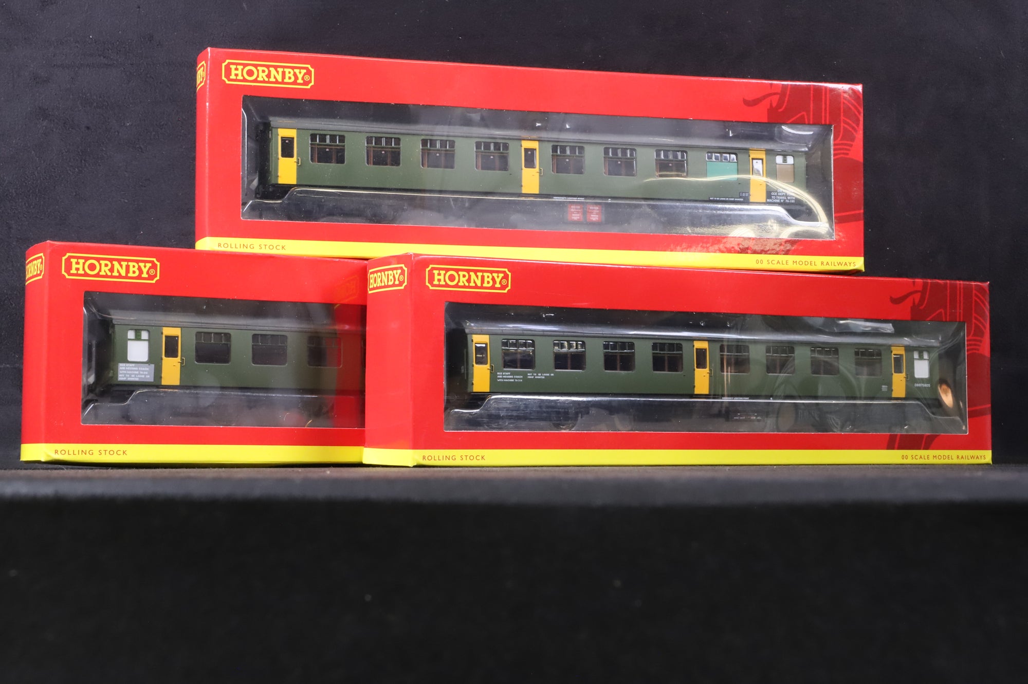 Hornby OO R40006/7/8 Rake of 3 Mk1 Ballast Cleaning Staff Coaches in Departmental Olive Green