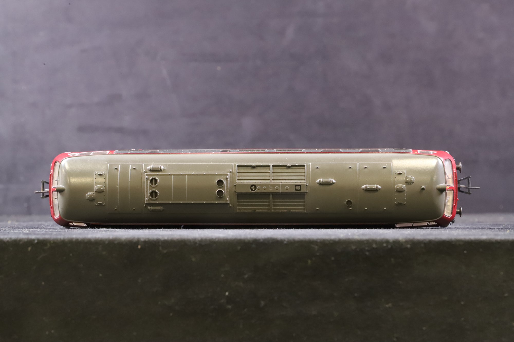 Fleischmann HO 4232 BR 218 2183069 in DB Crimson