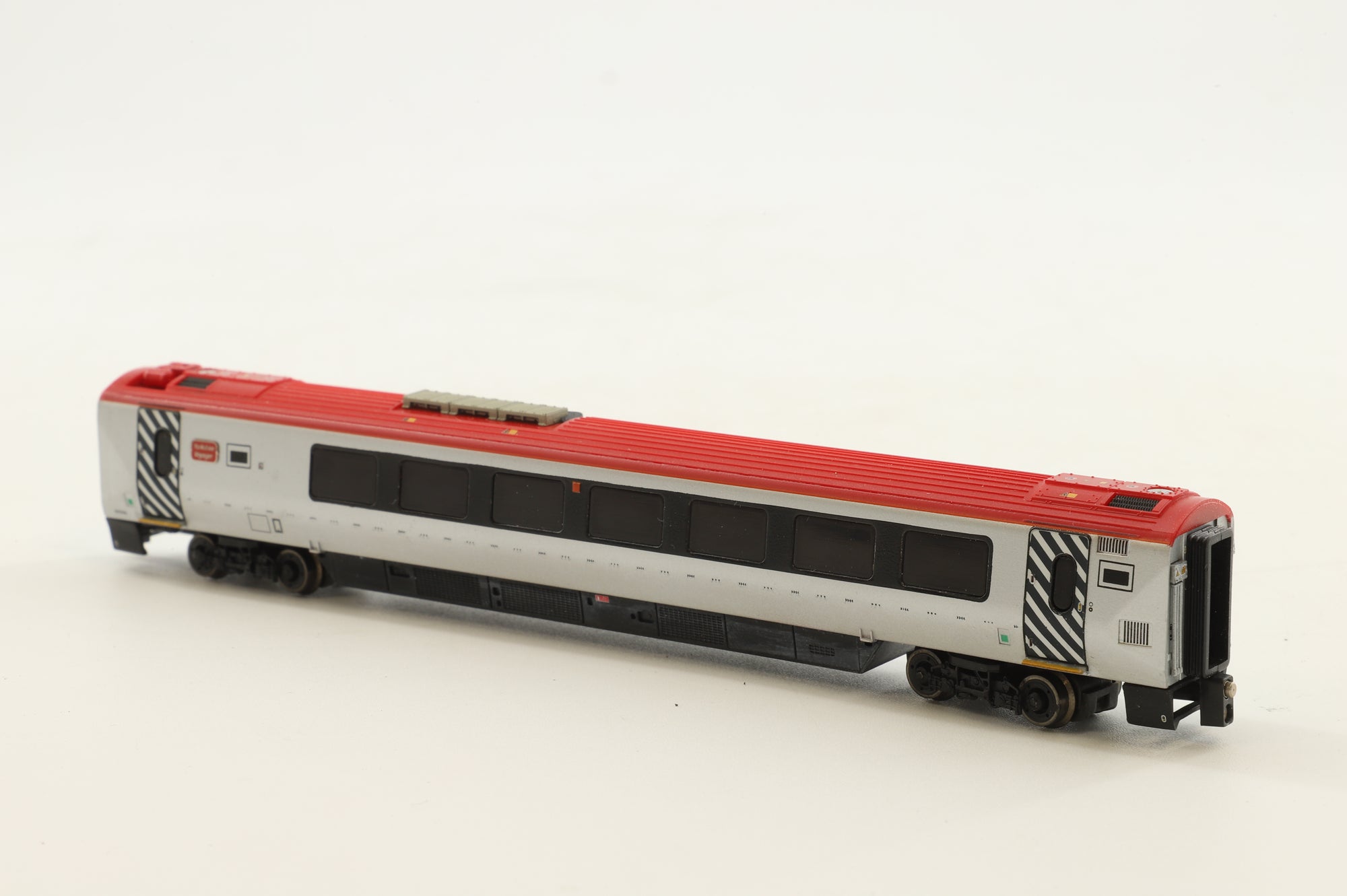 Dapol N ND063F Class 220 '220 034' 4 Car Voyager DMU