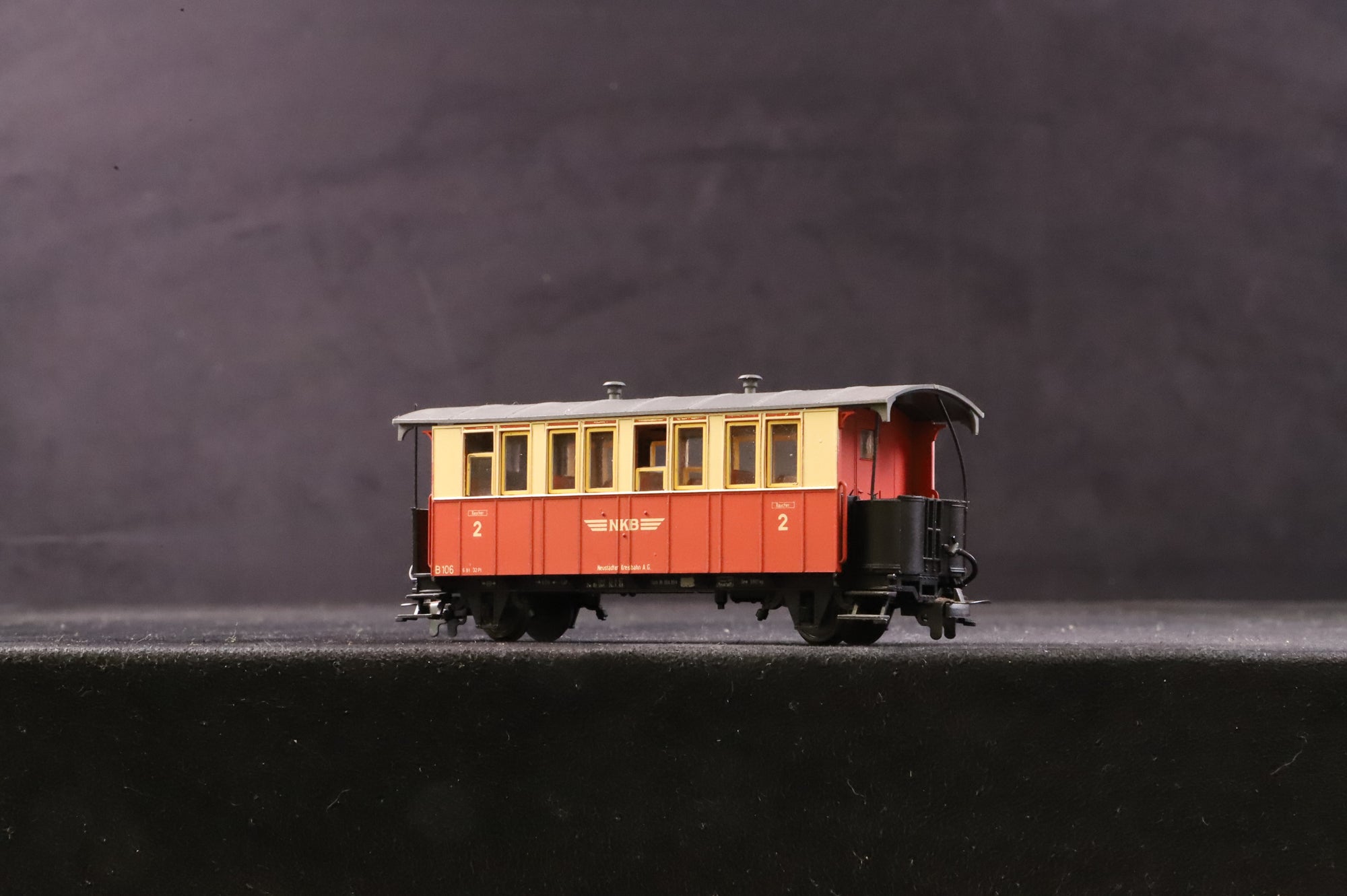 Bemo HOm Rake of 4 Red & Cream Coaches