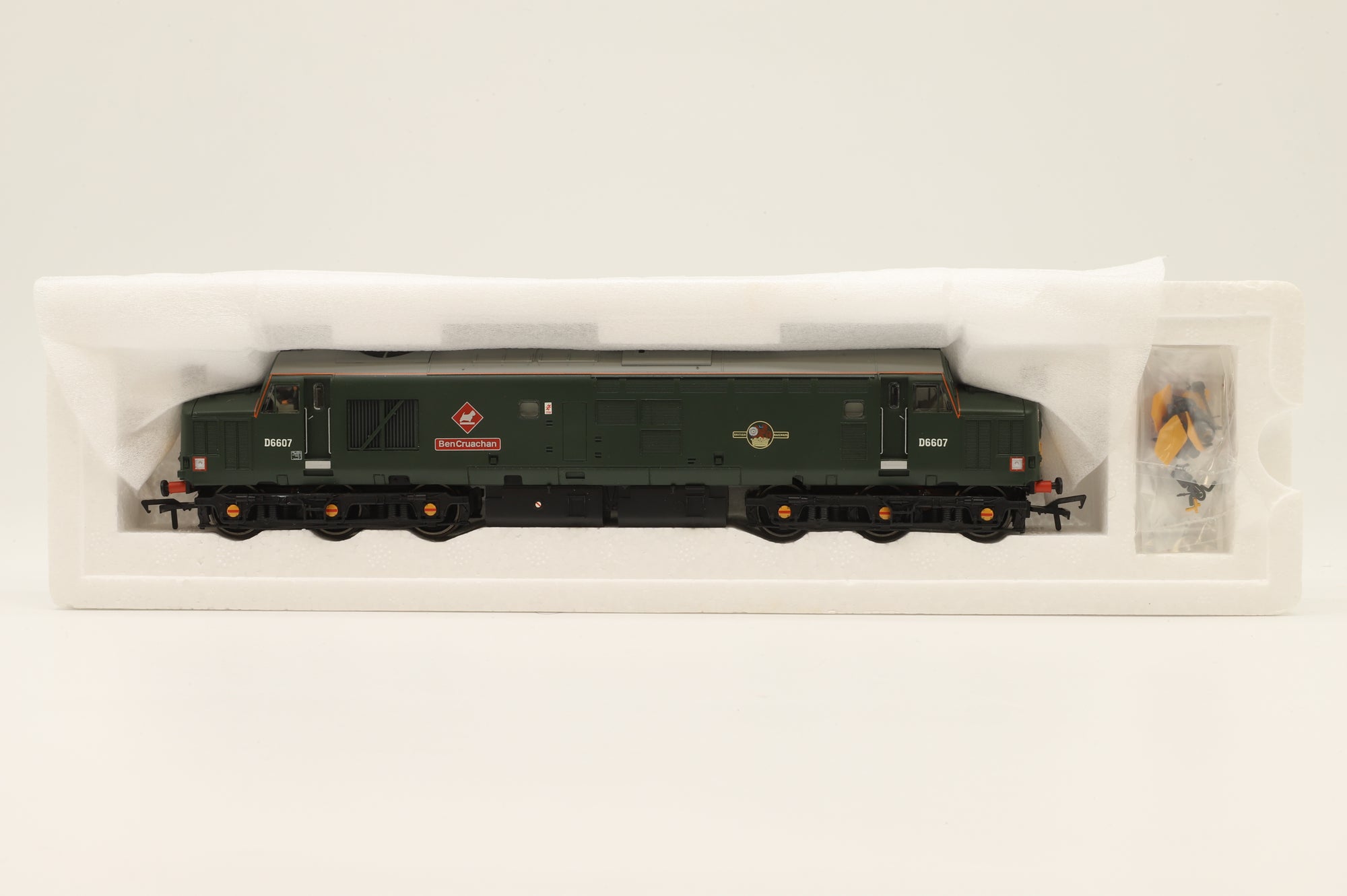 Bachmann OO 32-375Z Class 37/4 ' D6607' 'Ben Cruachan' BR Green L/C
