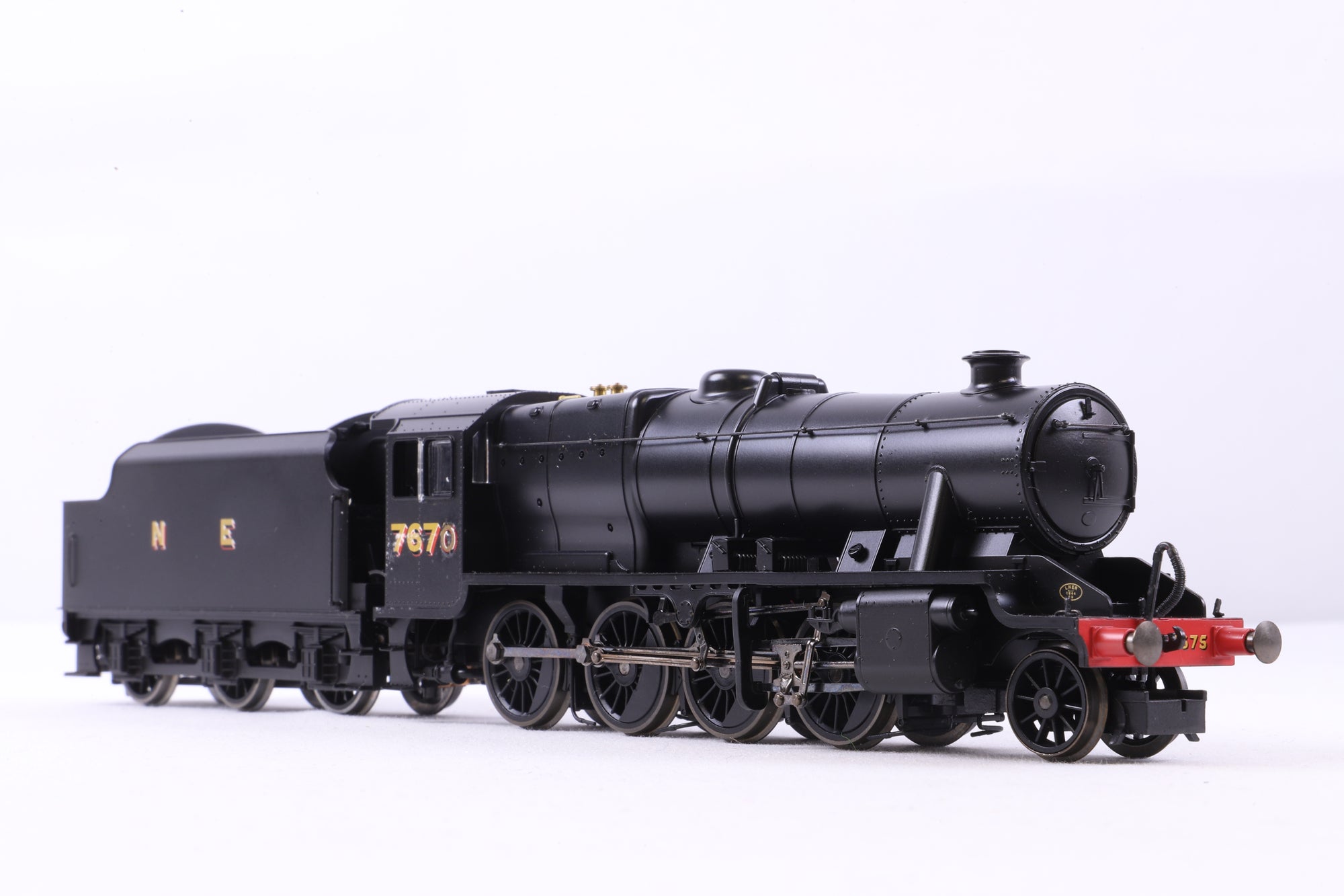 WORKSHOP Hornby OO R2227 Class 06 2-8-0 No.7670 in LNER Black - Non Runner