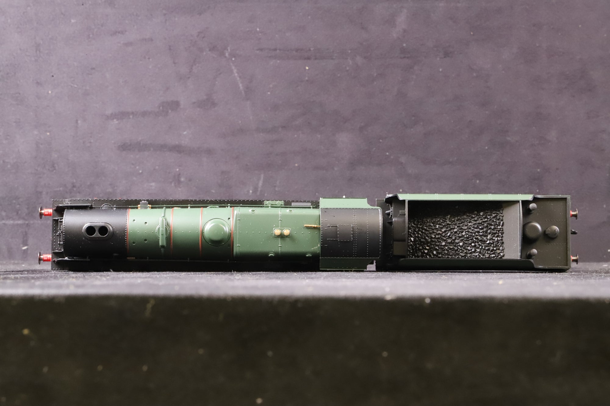 Hornby OO R2729 Royal Scot Class 4-6-0 '46144' 'Honourable Artillery Company' BR Lined Green L/C