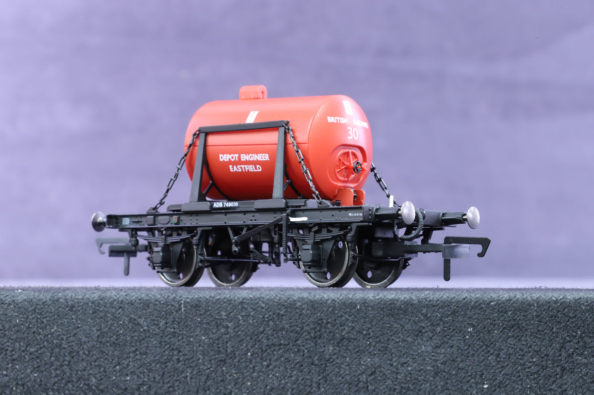 Clark Railworks OO Gauge C3024 Demountable Tank Wagon &#39;ADB749030&#39;, British Railways/Eastfield