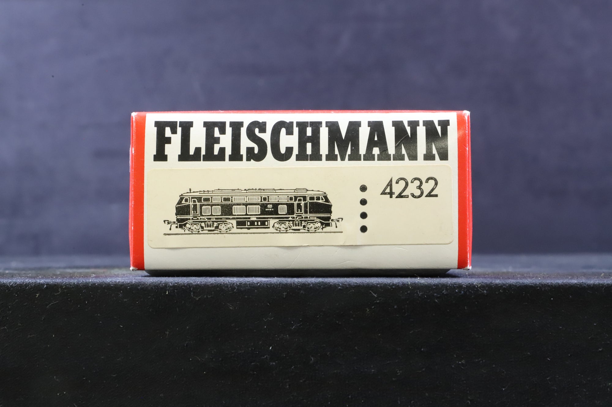 Fleischmann HO 4232 BR 218 2183069 in DB Crimson