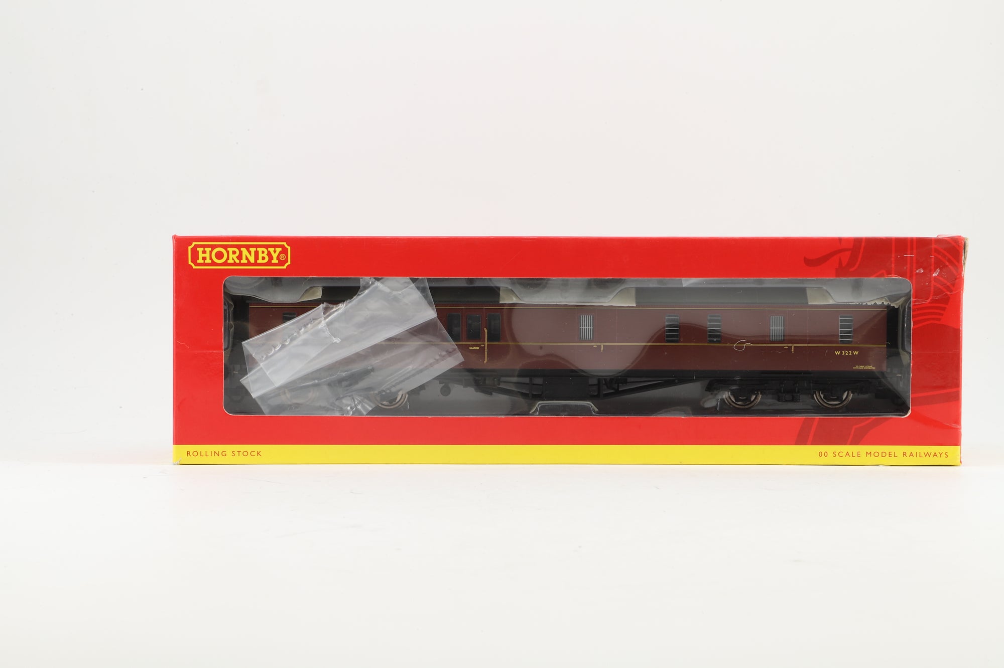 Hornby OO Pair of BR Hawksworth Brake Coaches, R4409 & 11A