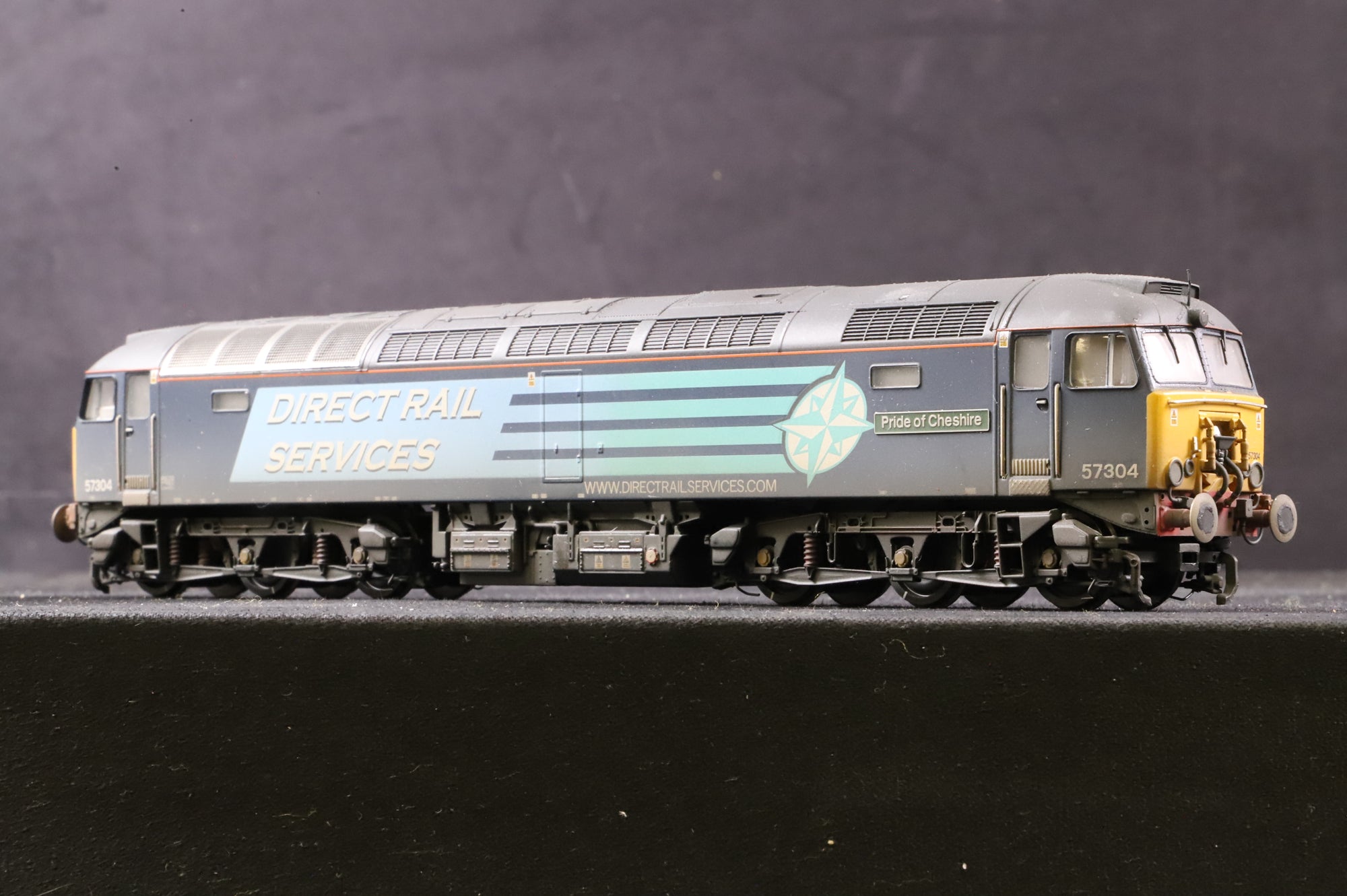 Bachmann OO Class 57 57304 'Pride of Cheshire' in DRS Compass Livery - Weathered