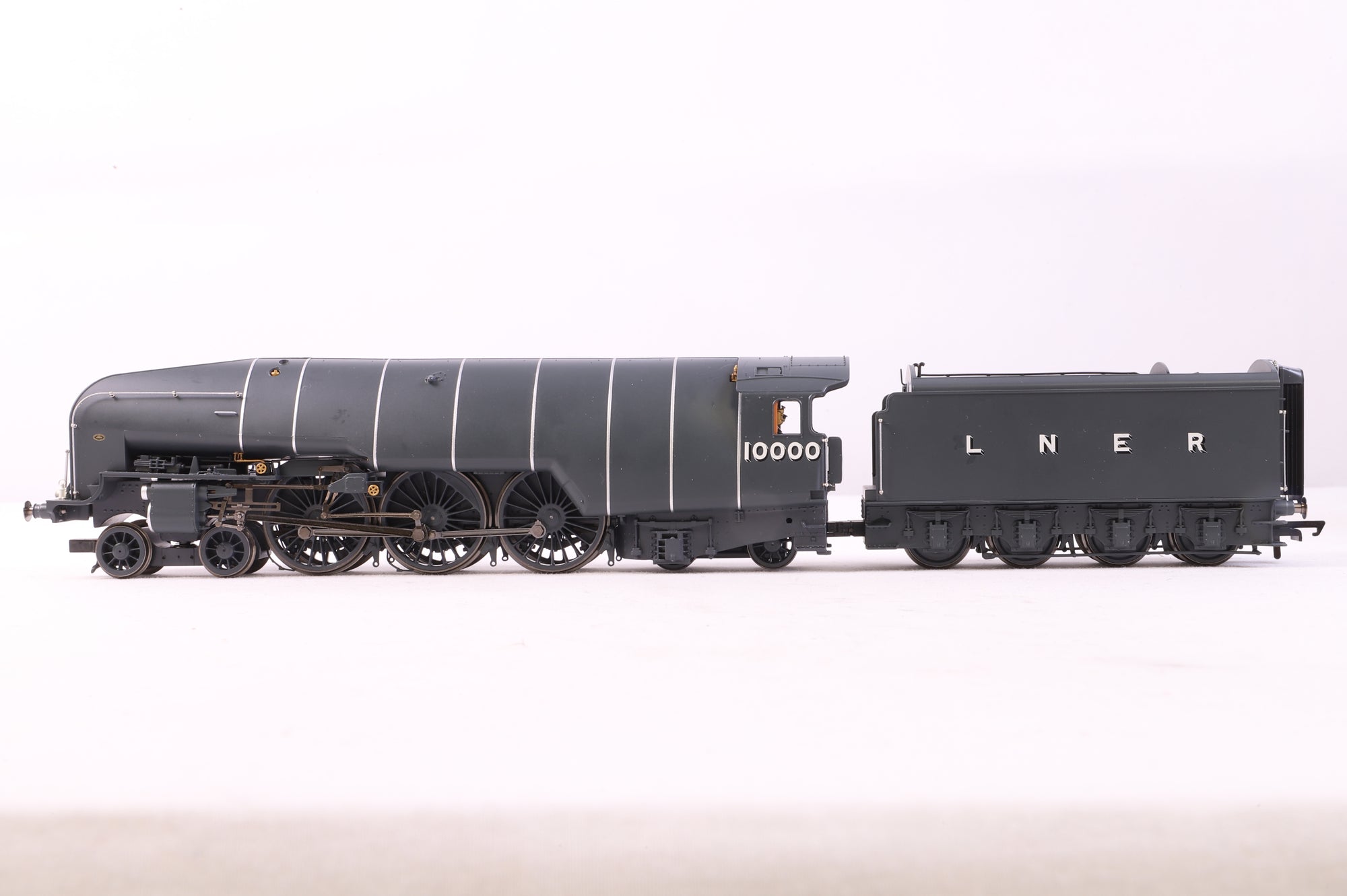 Hornby OO R30352SS LNER Class W1 Hush Hush '10000' LNER Grey DCC Sound & Smoke