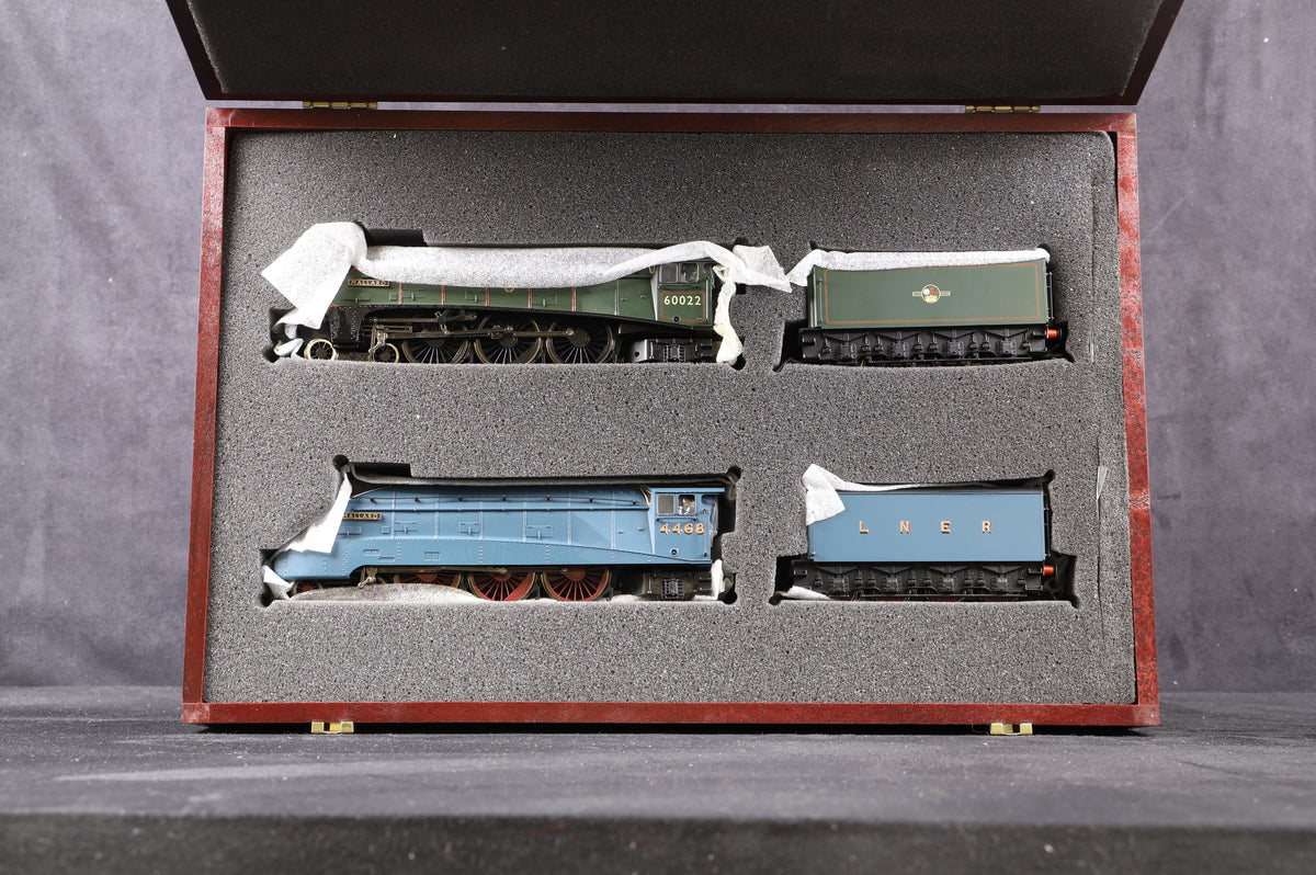 Bachmann OO 31-961 Class A4 Mallard Presentation &#39;60022&#39; BR Green L/C &amp; 4468&#39; LNER Garter Blue Ltd Ed 959/ 1000