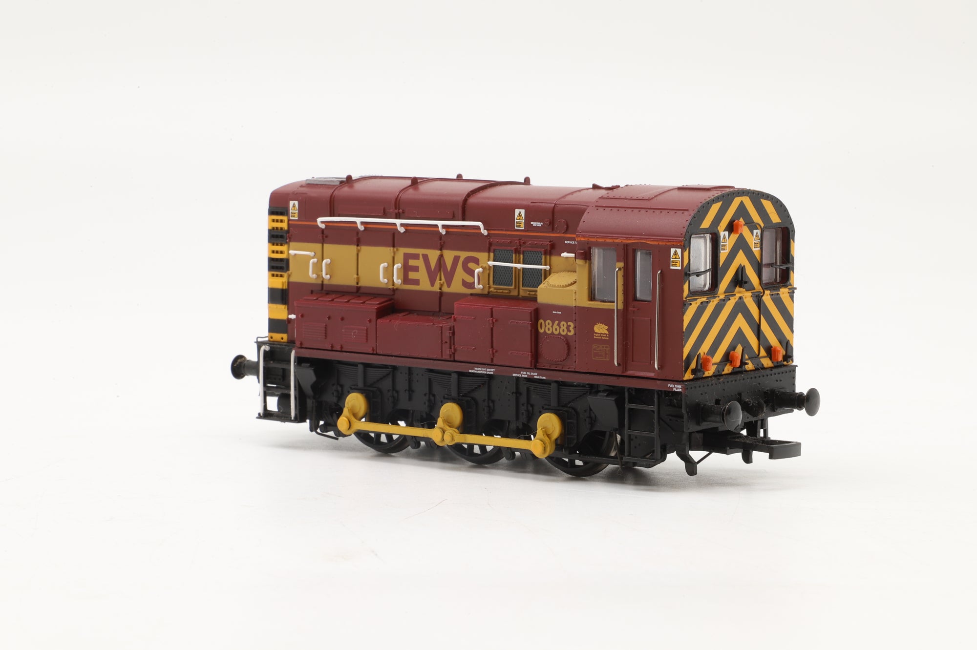Bachmann OO 32-108 Class 08 '08683' Diesel Shunter EWS
