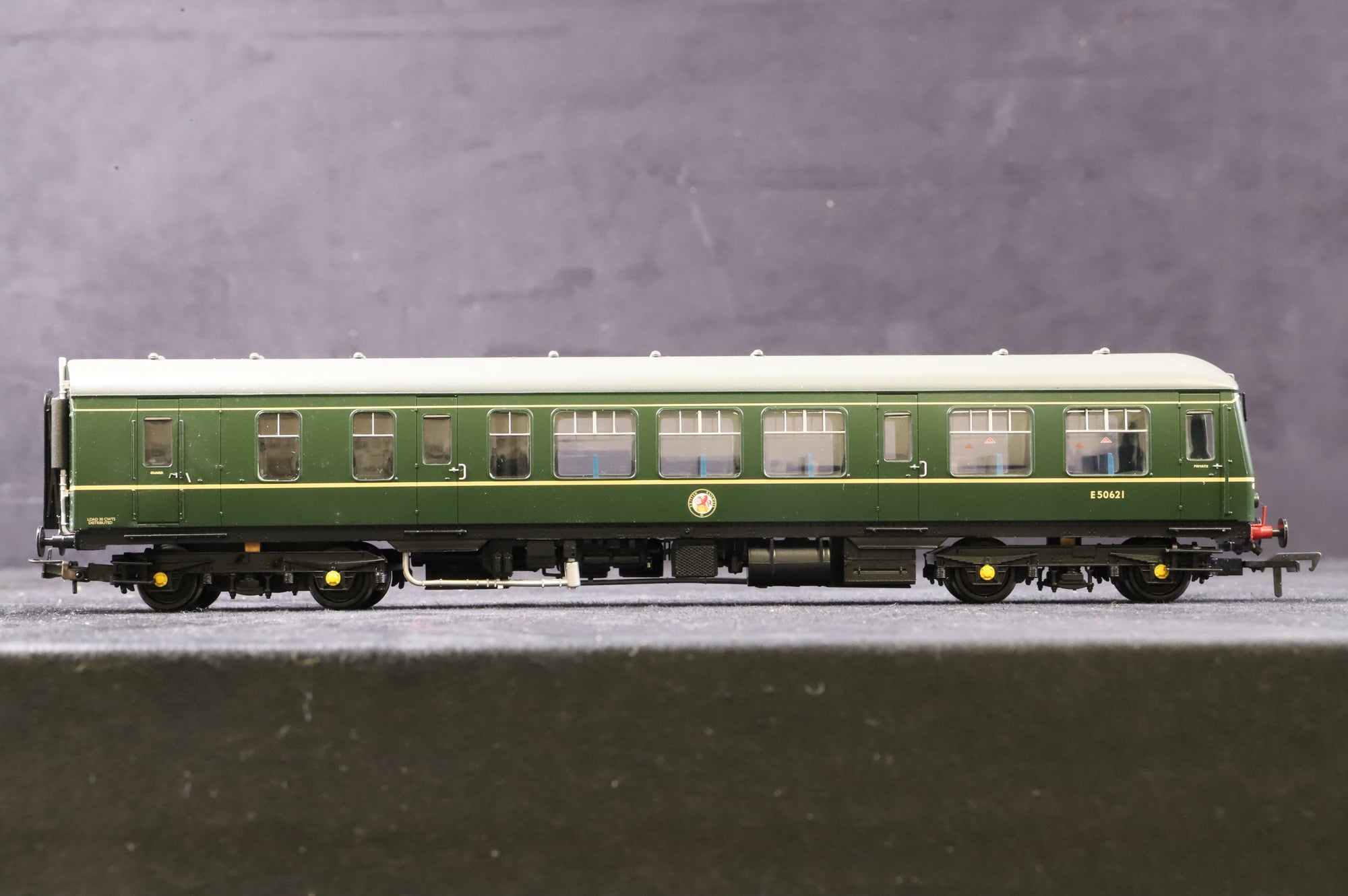 Bachmann OO 32-913 Class 108 3 Car DMU BR Green Speed Whiskers
