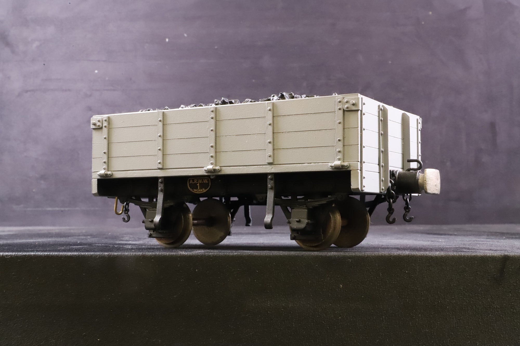 Accucraft DG621 G 4 Plank Grey Wagon & Load