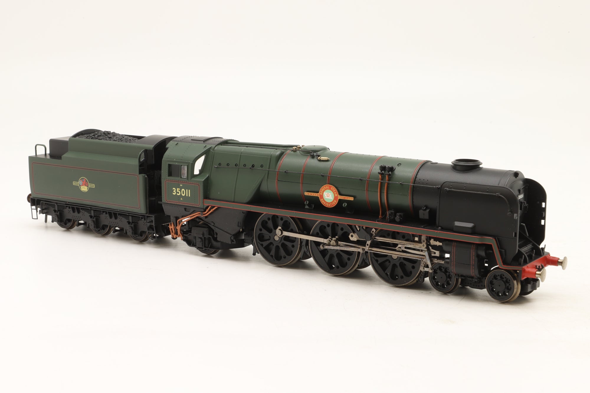 Hornby OO R2466 Merchant Navy Class 35011 in Lined BR Green w/ Late Crests