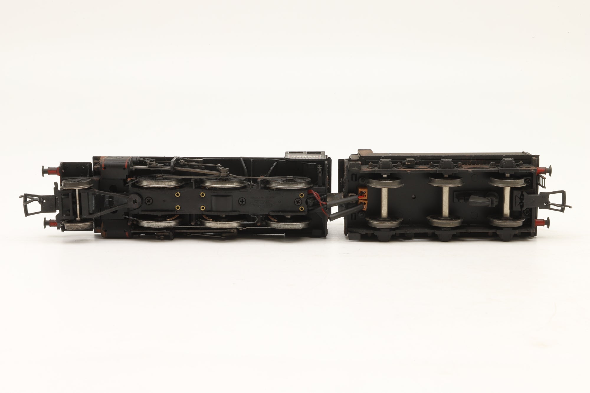 Bachmann OO 32-826 Ivatt Class 2MT '46440' BR Lined Black E/C Weathered