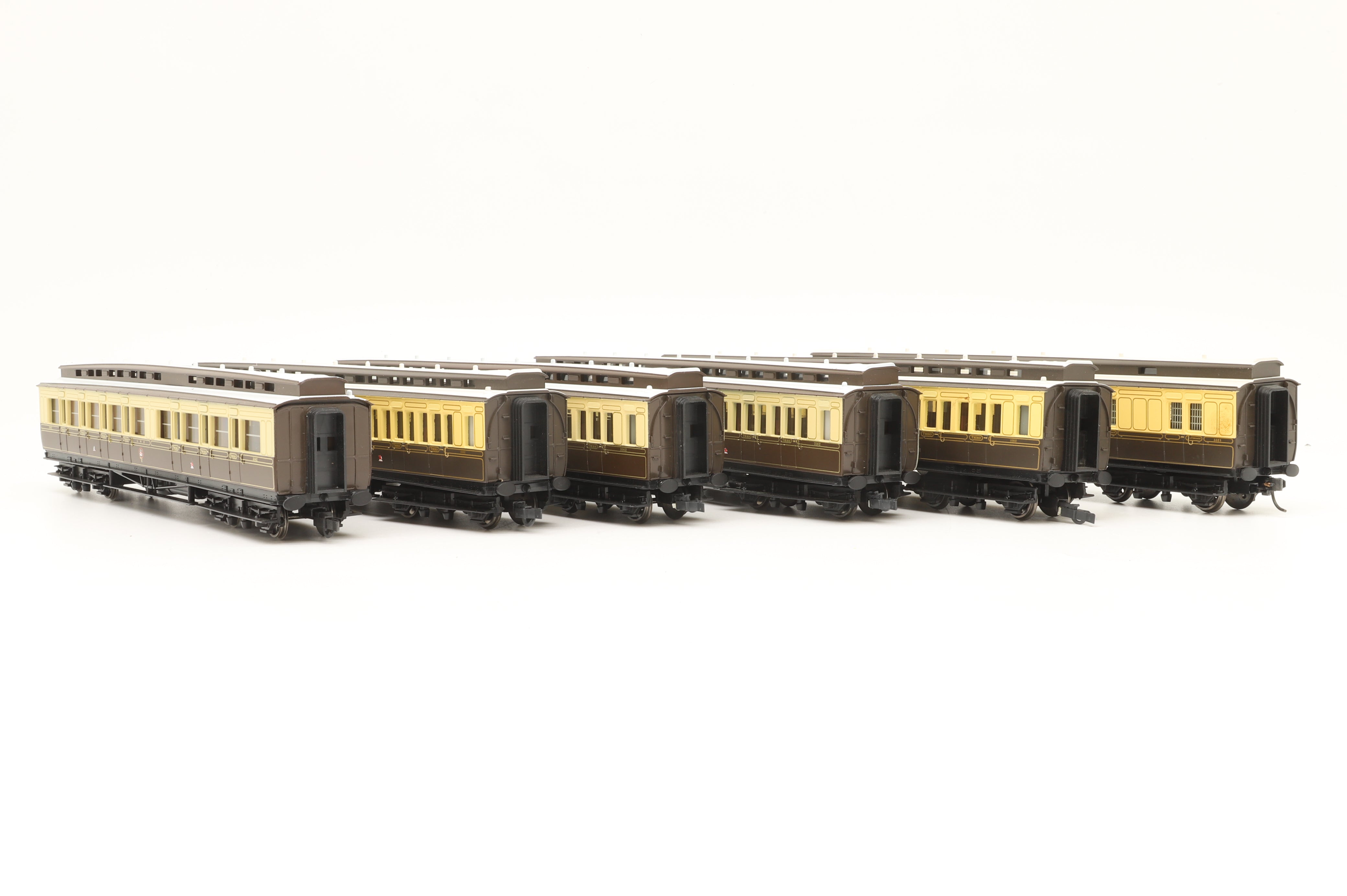 Hornby OO Rake Of 6 GWR Chlorestry GWR Chocolate & Cream Coaches