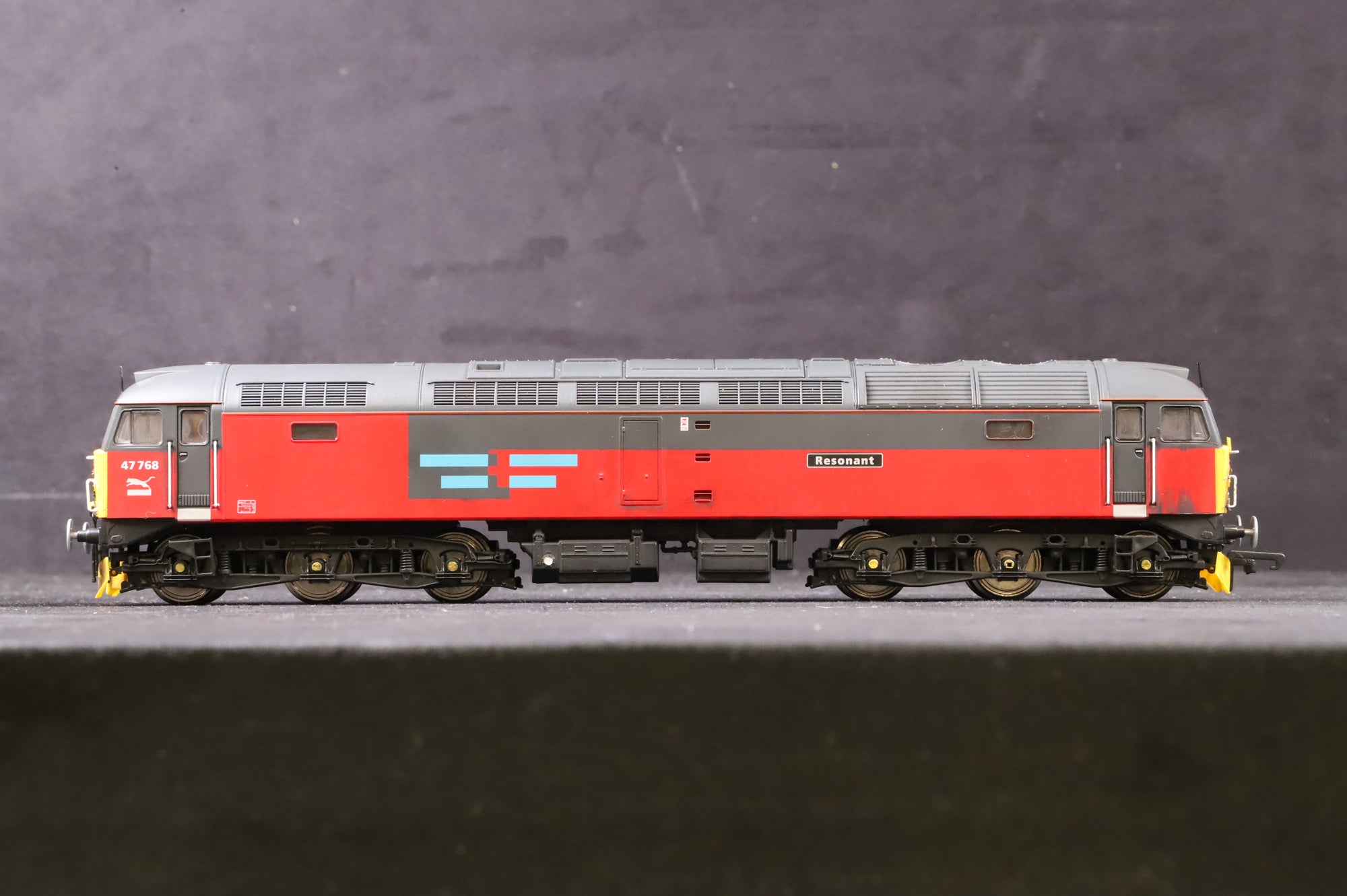 ViTrains OO V2039 Class 47/7 '47768' 'Resonant' RES livery, Weathered & DCC Fitted